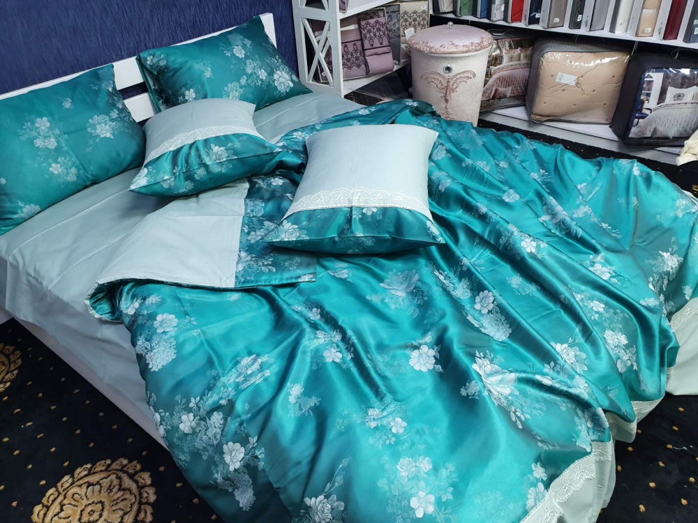 Комплект постельного белья Komfort-tekstil PRESTIGE, сатин/жаккард (Семейный MAXI)
Комплект постельного белья Komfort-tekstil PRESTIGE, сатин/жаккард (Семейный MAXI)