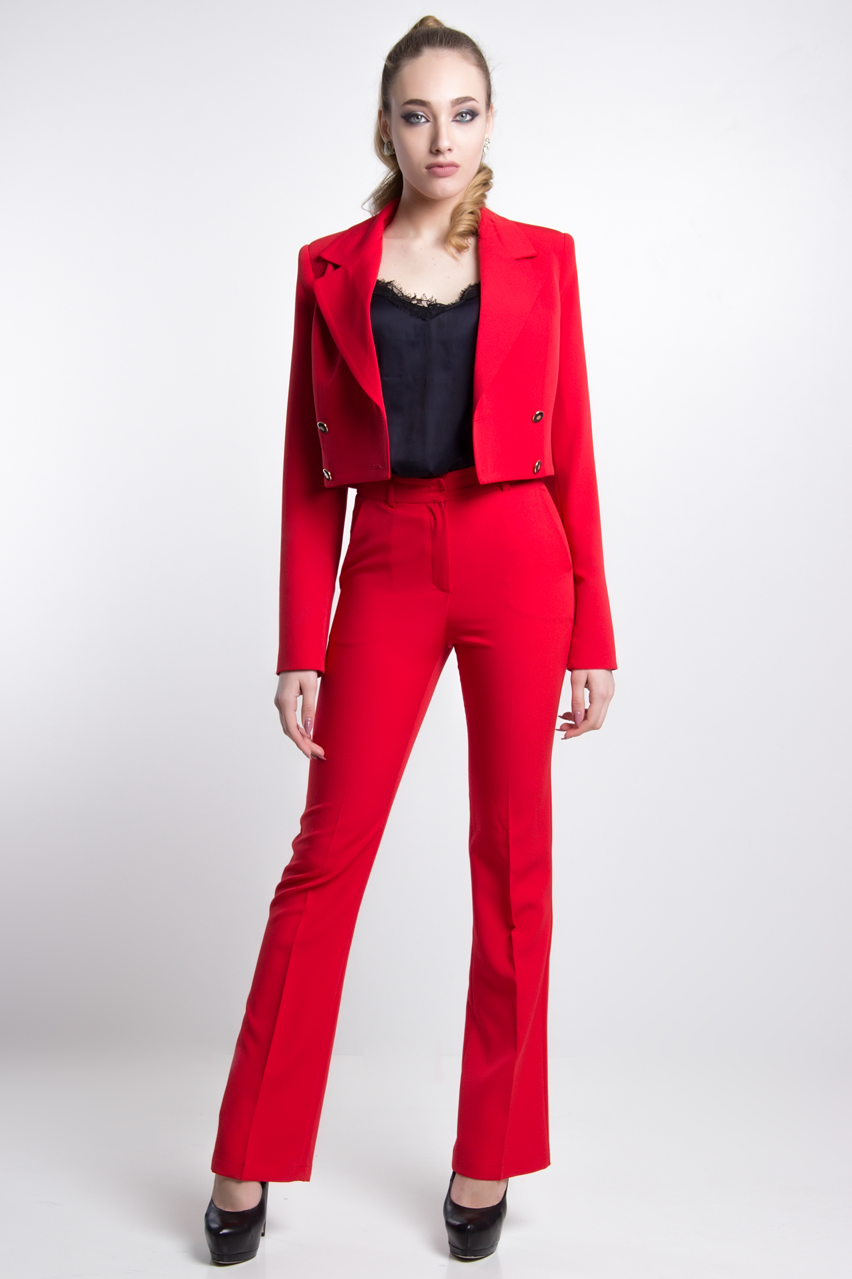 Костюм Tales Grandeur S красный (TALES-ks2073)
Костюм Tales Grandeur S красный (TALES-ks2073)