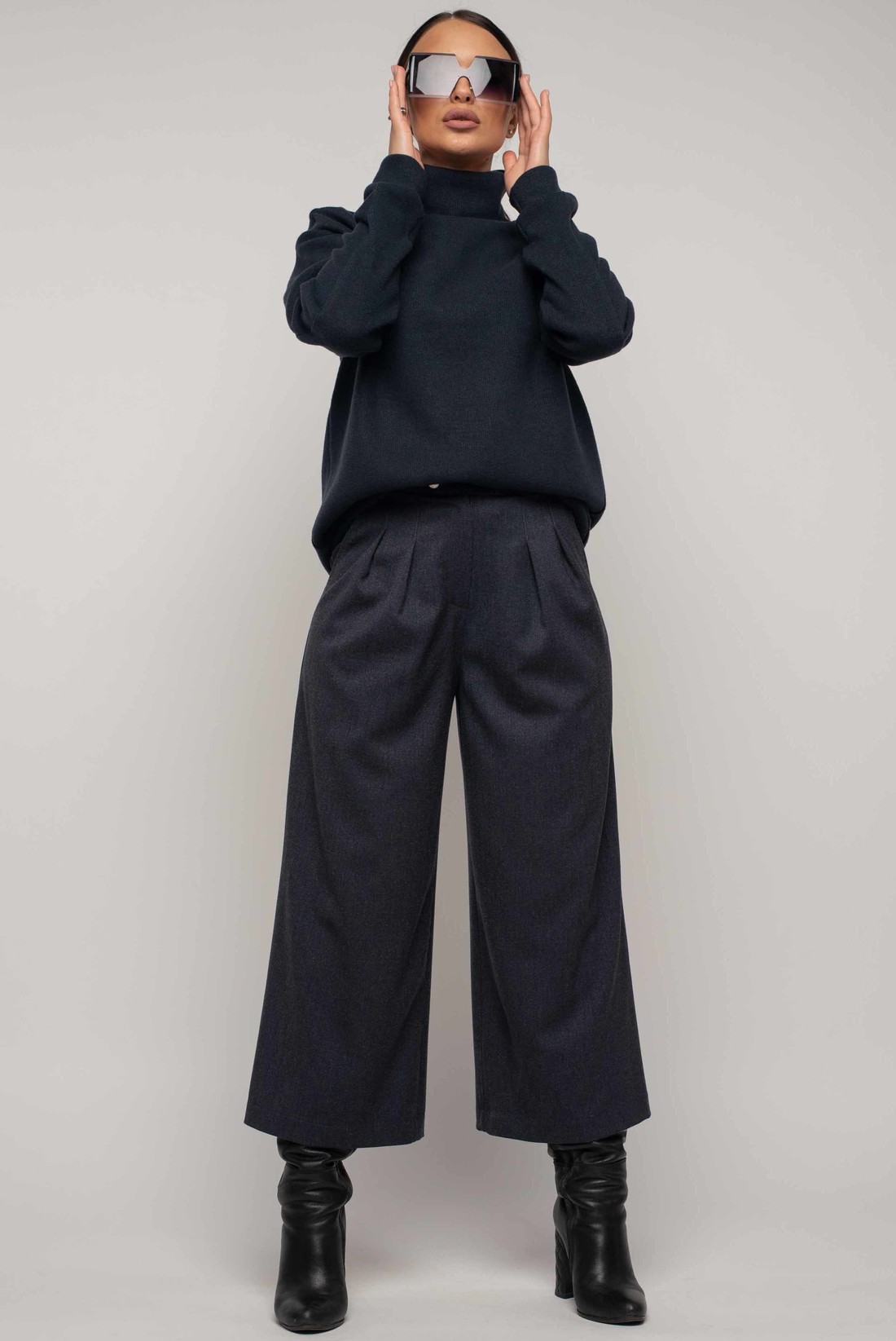 Костюм Rimari "Эрин-Мей" 44 (КО 1119 темно-синий)
Костюм Rimari "Эрин-Мей" 44 (КО 1119 темно-синий)