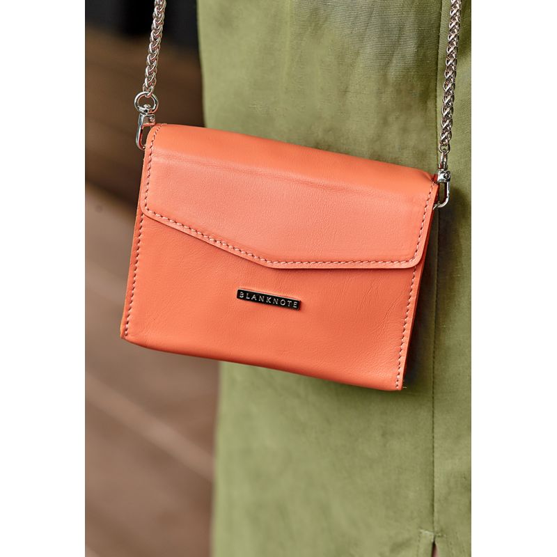 Женская кожаная сумка поясная/кроссбоди BlankNote Mini BN-BAG-38-2-living-coral Живой коралл
Женская кожаная сумка поясная/кроссбоди BlankNote Mini BN-BAG-38-2-living-coral Живой коралл