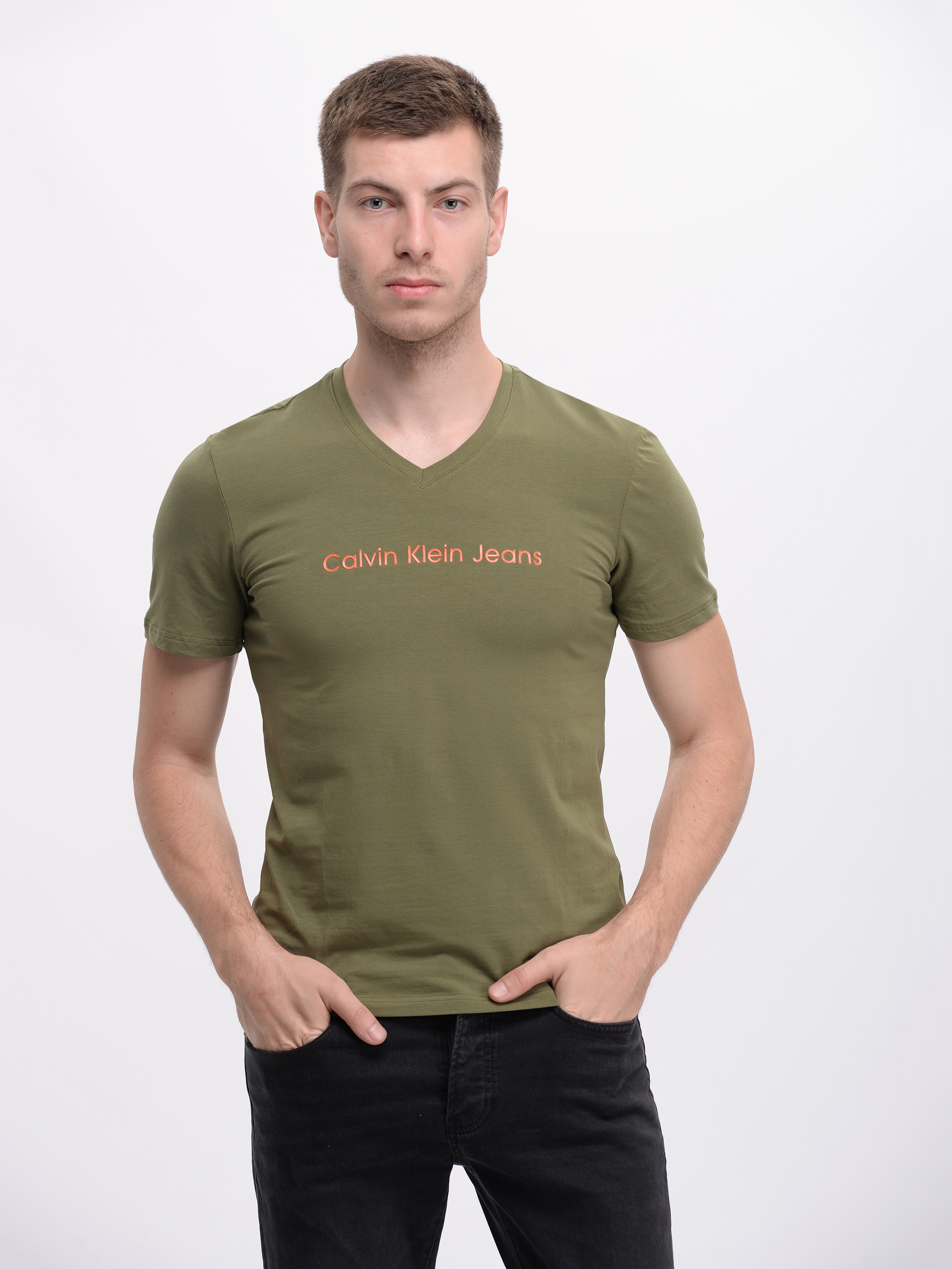 Футболка Calvin Klein Jeans 7620 (48) Зеленая, Футболка Calvin Klein Jeans 7620 L (48) Зеленая
Футболка Calvin Klein Jeans 7620 (48) Зеленая, Футболка Calvin Klein Jeans 7620 L (48) Зеленая