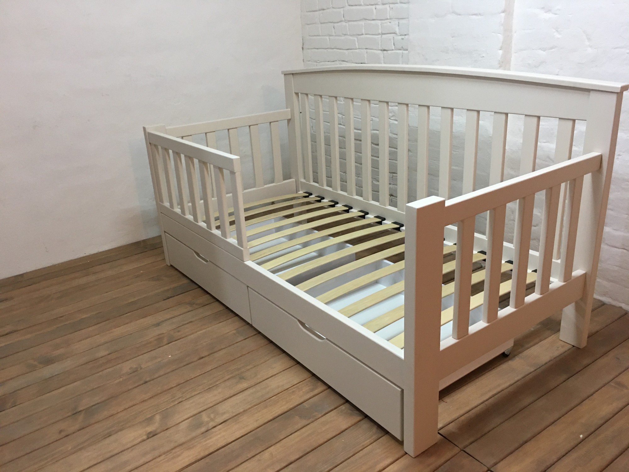 Детская кроватка WoodHouse 1600х800 с ящиками и защитным бортиком бежевая натуральное дерево
Детская кроватка WoodHouse 1600х800 с ящиками и защитным бортиком бежевая натуральное дерево
