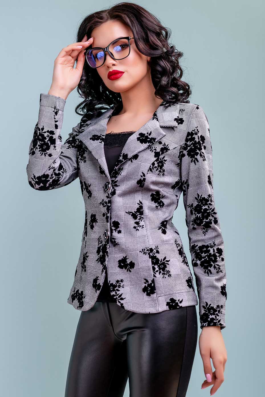 Женский Seventeen трикотажный жакет приталенного силуэта с цветочным принтом и воротником лацкан цвет серый L (1130.3224) 
Женский Seventeen трикотажный жакет приталенного силуэта с цветочным принтом и воротником лацкан цвет серый L (1130.3224)