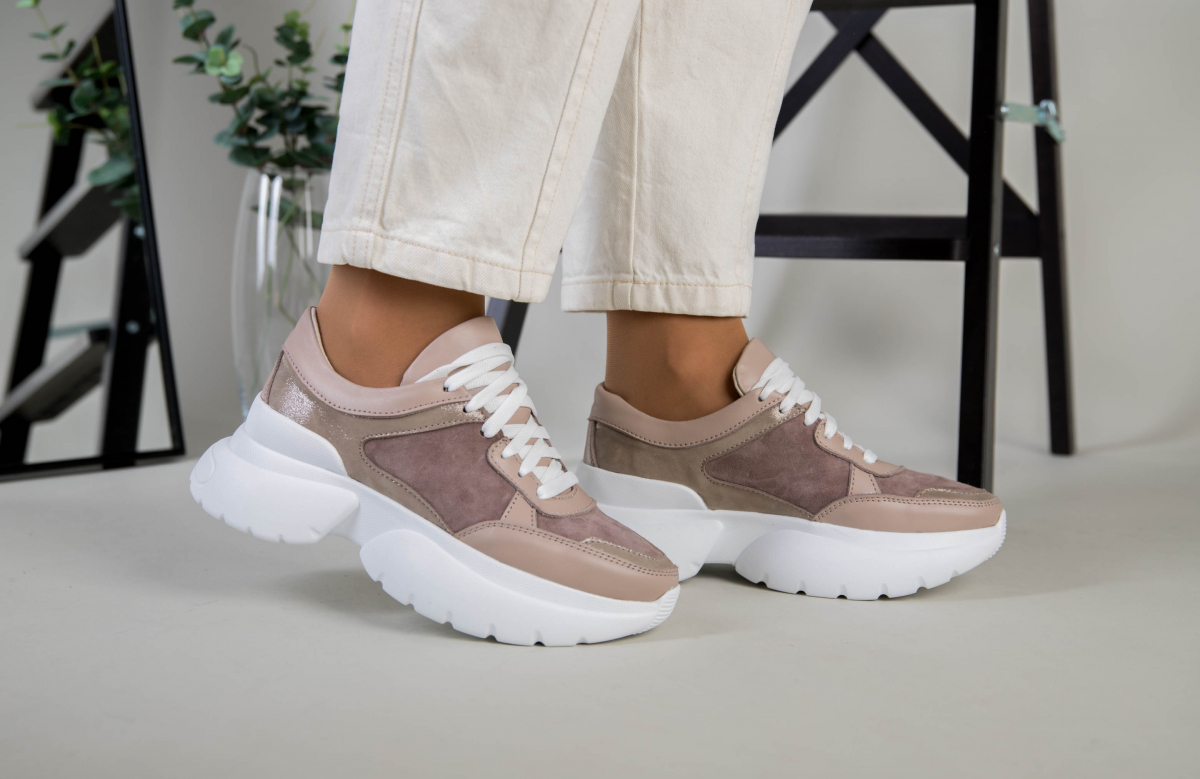 Кроссовки женские замшевые с кожаными вставками LuxuryShoes 7359/38 Темно-бежевые
Кроссовки женские замшевые с кожаными вставками LuxuryShoes 7359/38 Темно-бежевые