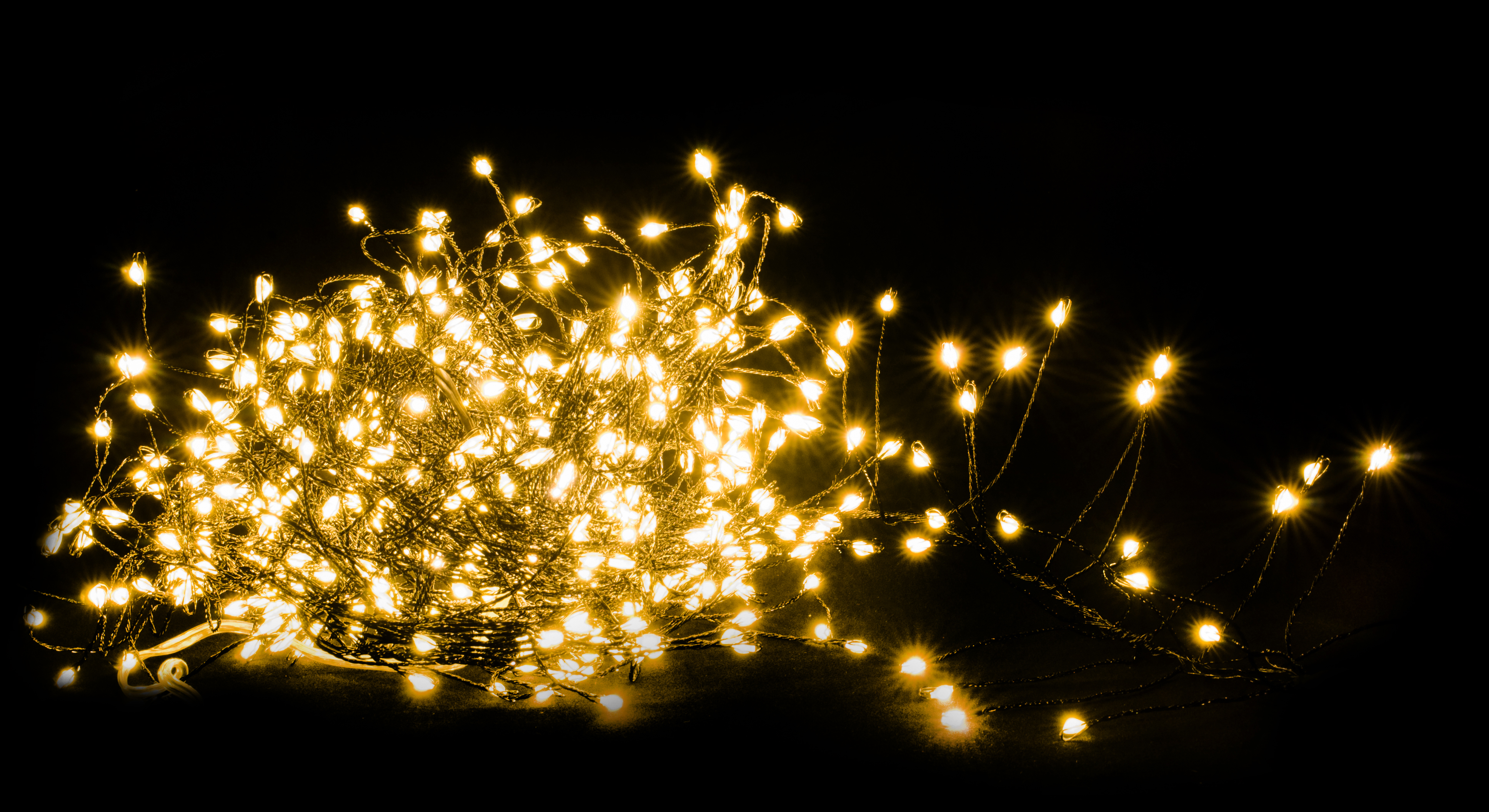 Светодиодная гирлянда-кластер Luca Lighting Черная струна теплый белый 11 м (8718861852912)
Светодиодная гирлянда-кластер Luca Lighting Черная струна теплый белый 11 м (8718861852912)