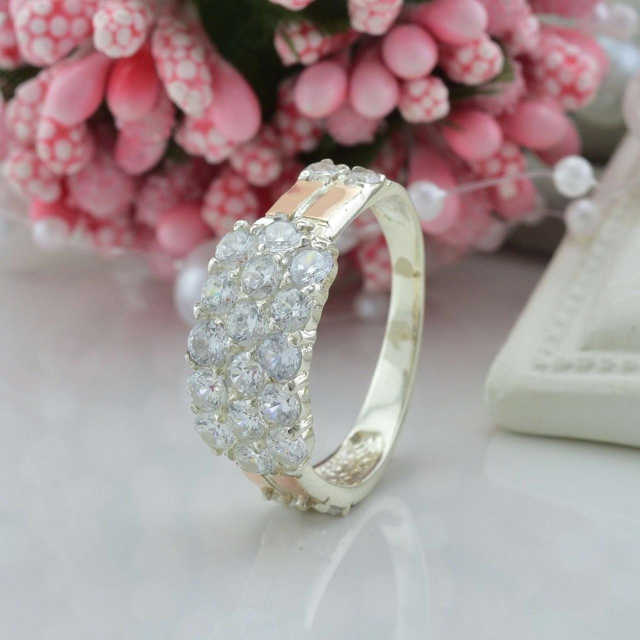 Серебряное кольцо с золотом Веста размер 19 вставка белые фианиты вес 3.96 г
Серебряное кольцо с золотом Веста размер 19 вставка белые фианиты вес 3.96 г