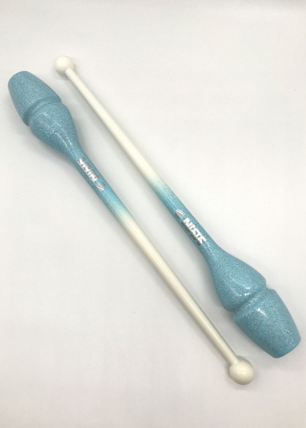 Булавы для гимнастики SASAKI NEW FIG M 34JKGH резина 40.5cm 150g White x SaxBlue (SCJ34JKGH)
Булавы для гимнастики SASAKI NEW FIG M 34JKGH резина 40.5cm 150g White x SaxBlue (SCJ34JKGH)