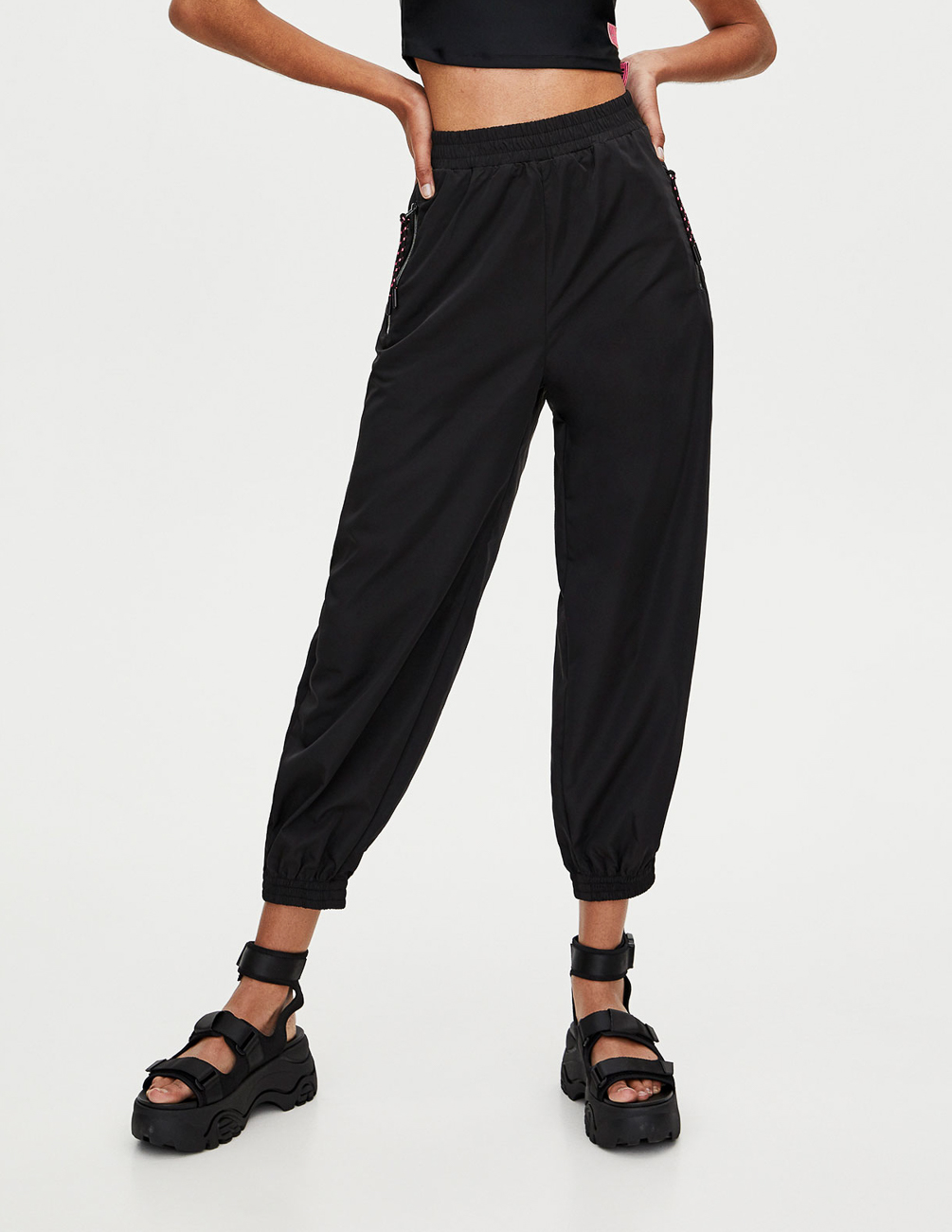 Брюки PULL & BEAR Ж1056161 (9671/303/800) цвет черный, Брюки PULL & BEAR Ж1056161 (9671/303/800) цвет черный L
Брюки PULL & BEAR Ж1056161 (9671/303/800) цвет черный, Брюки PULL & BEAR Ж1056161 (9671/303/800) цвет черный L