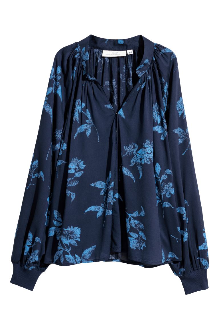Блузка с треугольным вырезом H&M Темно-синий/Цветы, Блузка с треугольным вырезом H&M 36 Темно-синий/Цветы
Блузка с треугольным вырезом H&M Темно-синий/Цветы, Блузка с треугольным вырезом H&M 36 Темно-синий/Цветы