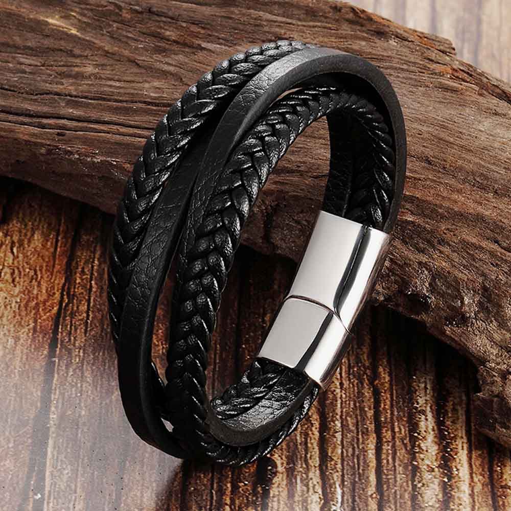 Мужской кожаный браслет BroBand Four черный c светлой застежкой 20.5см (BB-FOUR-BLACK-SILVER-20-5-M)
Мужской кожаный браслет BroBand Four черный c светлой застежкой 20.5см (BB-FOUR-BLACK-SILVER-20-5-M)