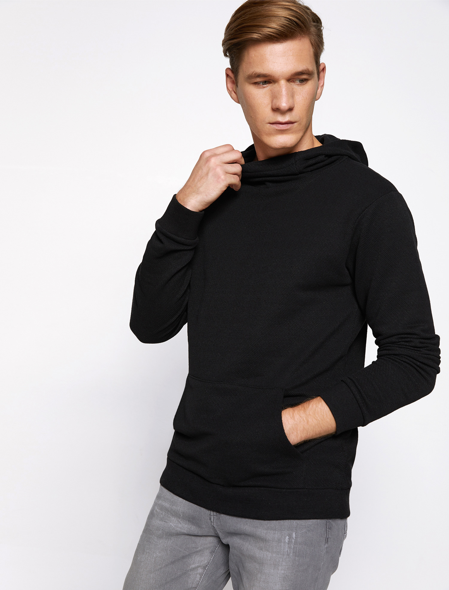 Худи Koton 8KAM71203MK-999 S Black
Худи Koton 8KAM71203MK-999 S Black