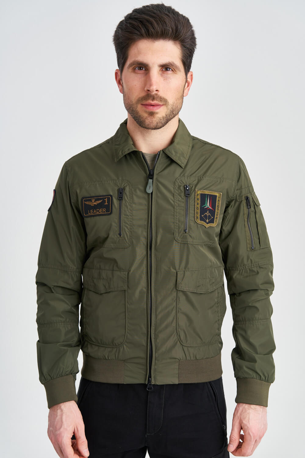Зеленая куртка Leader с нашивками Aeronautica Militare 3869, Зеленая куртка Leader с нашивками Aeronautica Militare 3869 50
Зеленая куртка Leader с нашивками Aeronautica Militare 3869, Зеленая куртка Leader с нашивками Aeronautica Militare 3869 50