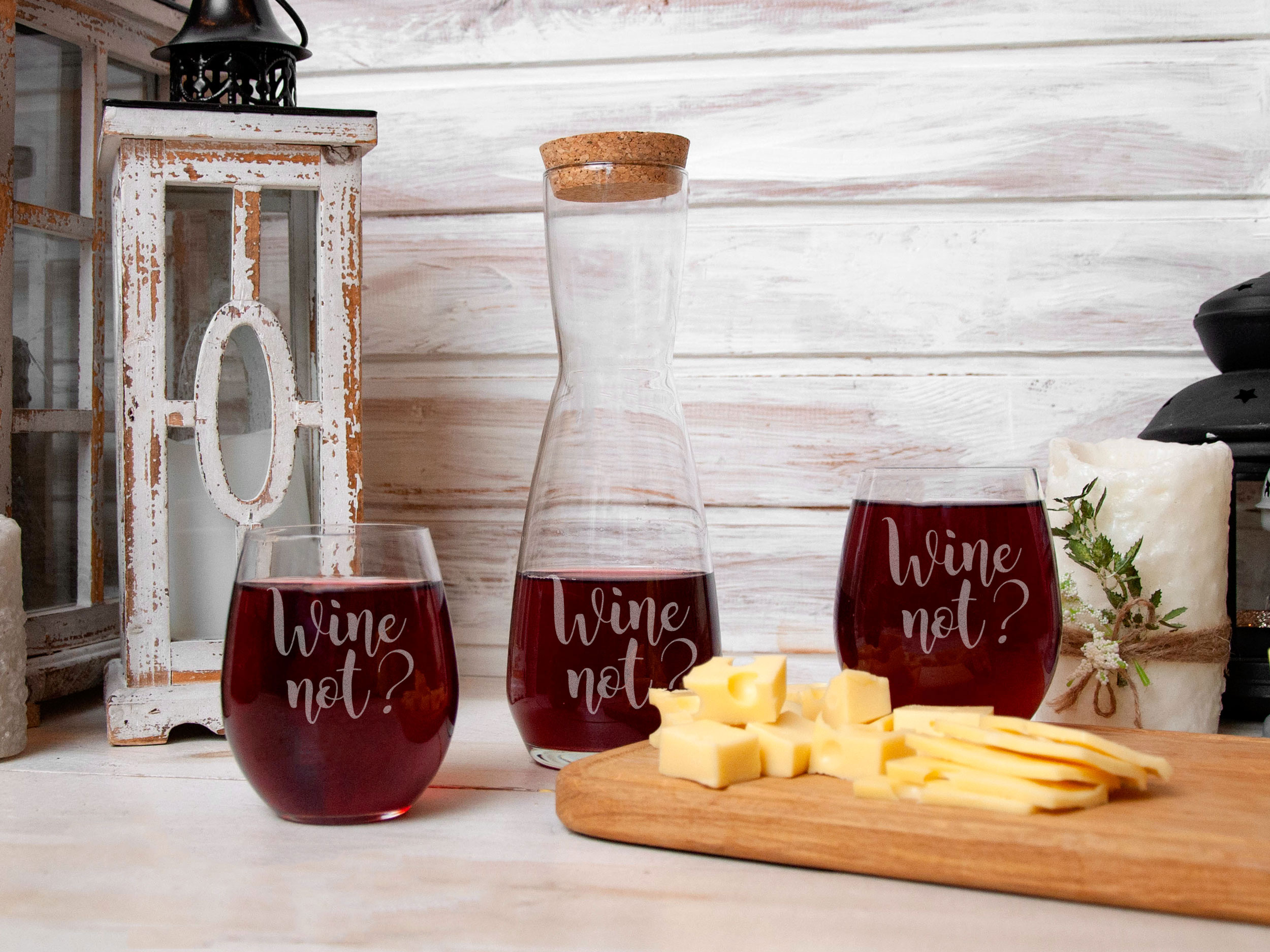 Подарочный стеклянный набор для вина на 2 персоны с гравировкой Wine not, графин + 2 стакана, WOODPRESENT
Подарочный стеклянный набор для вина на 2 персоны с гравировкой Wine not, графин + 2 стакана, WOODPRESENT