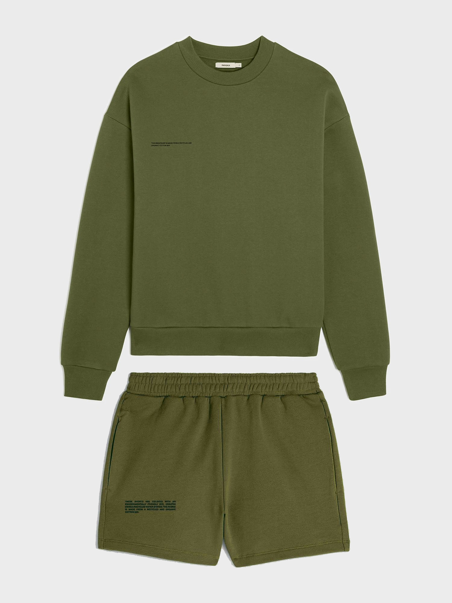 Облегченный женский oversized костюм (свитшот и шорты) из органического хлопка The Pangaia Lightweight Organic Cotton Suit Rosemary Green темно-оливковый S
Облегченный женский oversized костюм (свитшот и шорты) из органического хлопка The Pangaia Lightweight Organic Cotton Suit Rosemary Green темно-оливковый S