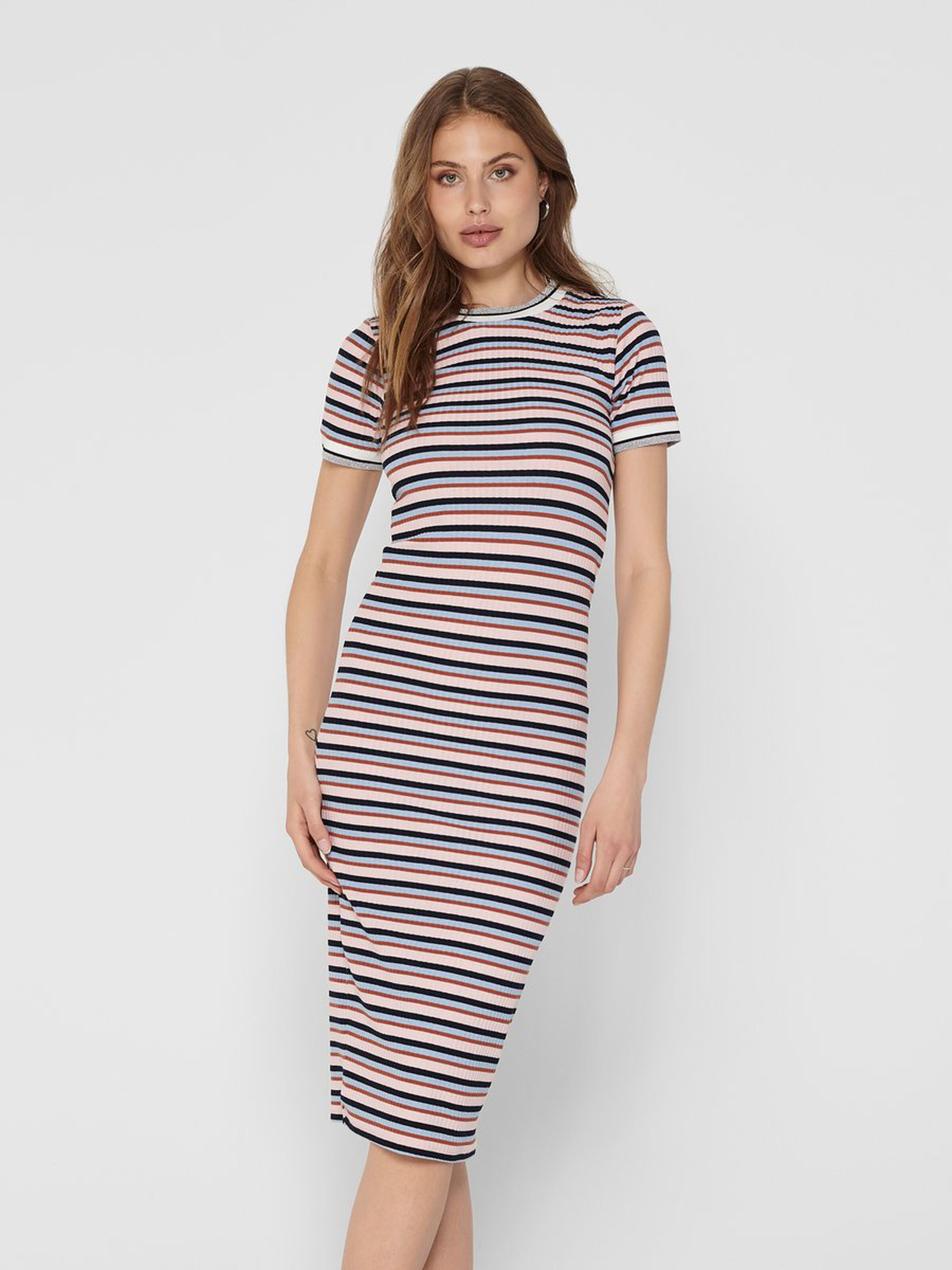 Платье ONLY LOU S/S STRIPE DRESS JRS 15168145 Cashmere Blue XS красно-черно-голубая полоска
Платье ONLY LOU S/S STRIPE DRESS JRS 15168145 Cashmere Blue XS красно-черно-голубая полоска