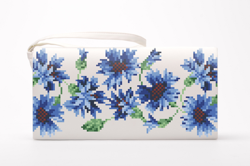 Набір для вишивки нитками Барвиста Вишиванка заготовки пошитого клатча Волошки (КЛ051шМ1301i)
Набір для вишивки нитками Барвиста Вишиванка заготовки пошитого клатча Волошки (КЛ051шМ1301i)