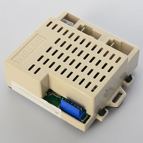 Блок управления детским электромобилем Bambi M 3402-RC MODULE (Подходит к: M 3402, M 3403)
Блок управления детским электромобилем Bambi M 3402-RC MODULE (Подходит к: M 3402, M 3403)