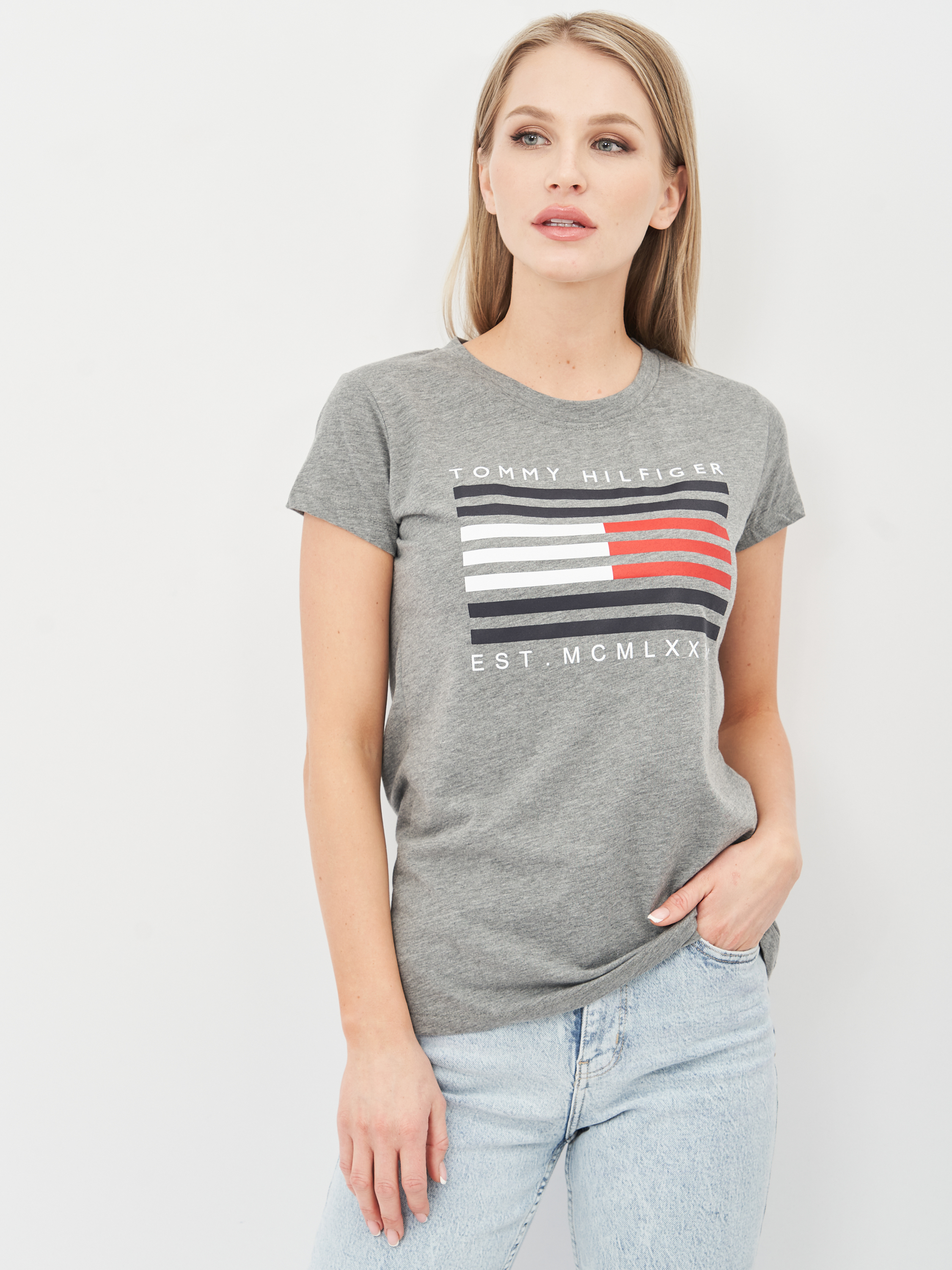 Футболка Tommy Hilfiger 10607.3 (42) Серая, Футболка Tommy Hilfiger 10607.3 S (42) Серая
Футболка Tommy Hilfiger 10607.3 (42) Серая, Футболка Tommy Hilfiger 10607.3 S (42) Серая