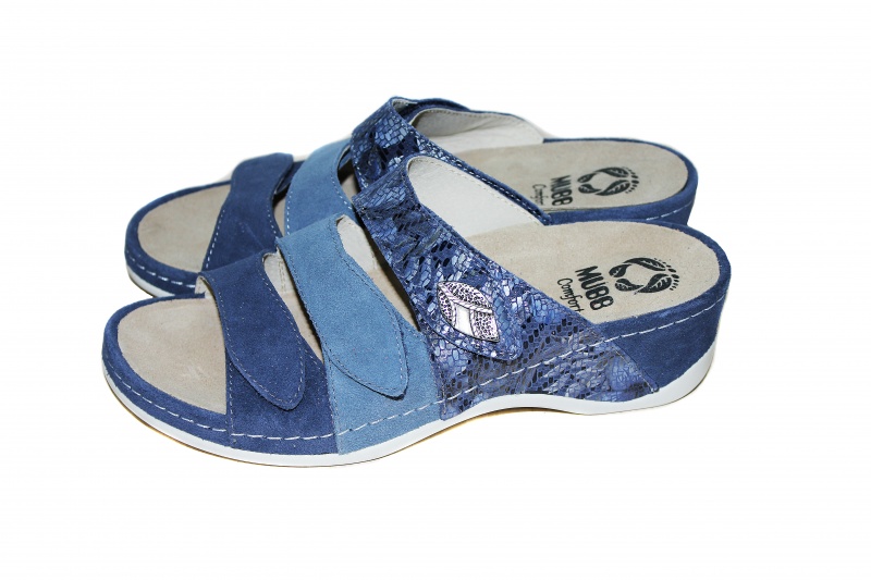 Женские кожаные шлепанцы VESUVIO BLUE ТМ Mubb Кожа и замша 36 Синий (3017-31052)
Женские кожаные шлепанцы VESUVIO BLUE ТМ Mubb Кожа и замша 36 Синий (3017-31052)