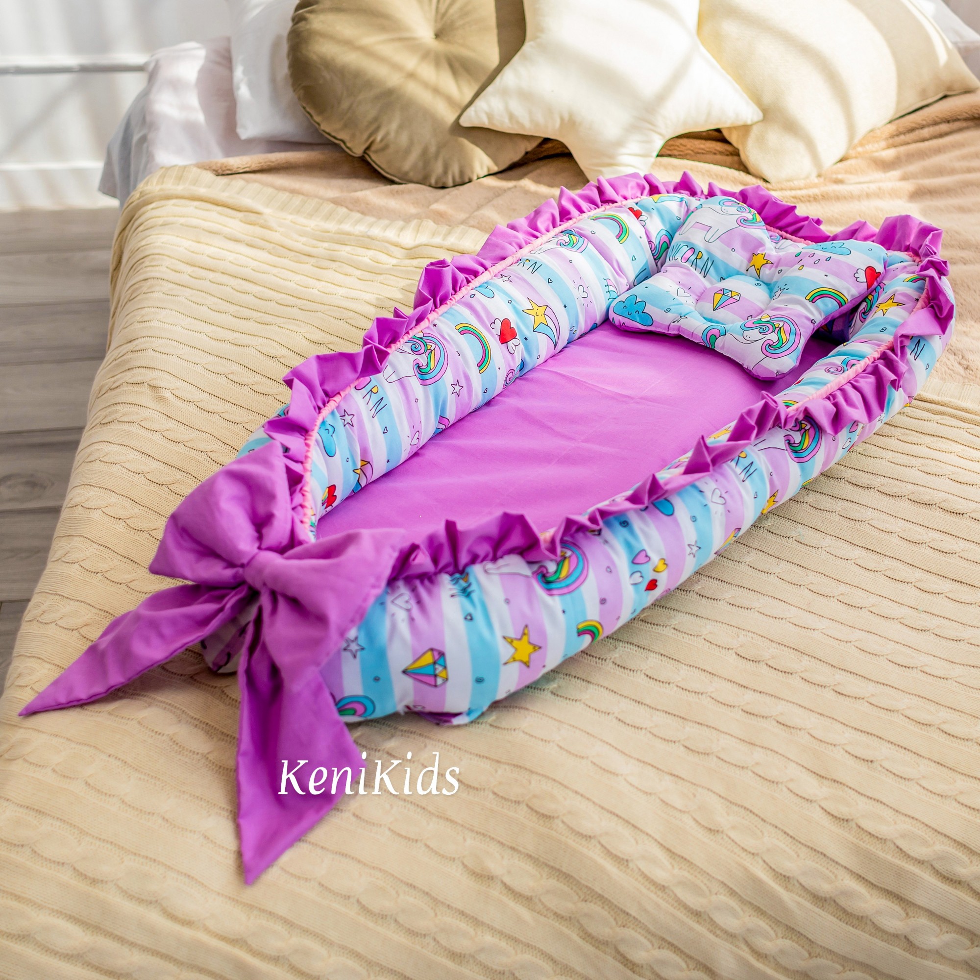 Кокон-гнёздышко для новорожденных KENI KIDS Единороги 100x58 см. с ортопедической подушкой Лиловый
Кокон-гнёздышко для новорожденных KENI KIDS Единороги 100x58 см. с ортопедической подушкой Лиловый