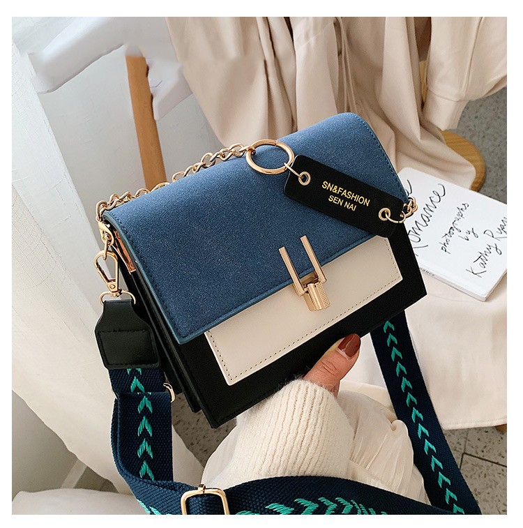 Женская сумка через плечо Homemari с клапаном 19X14.5X7.5CM Черный + Синий+ Белый
Женская сумка через плечо Homemari с клапаном 19X14.5X7.5CM Черный + Синий+ Белый