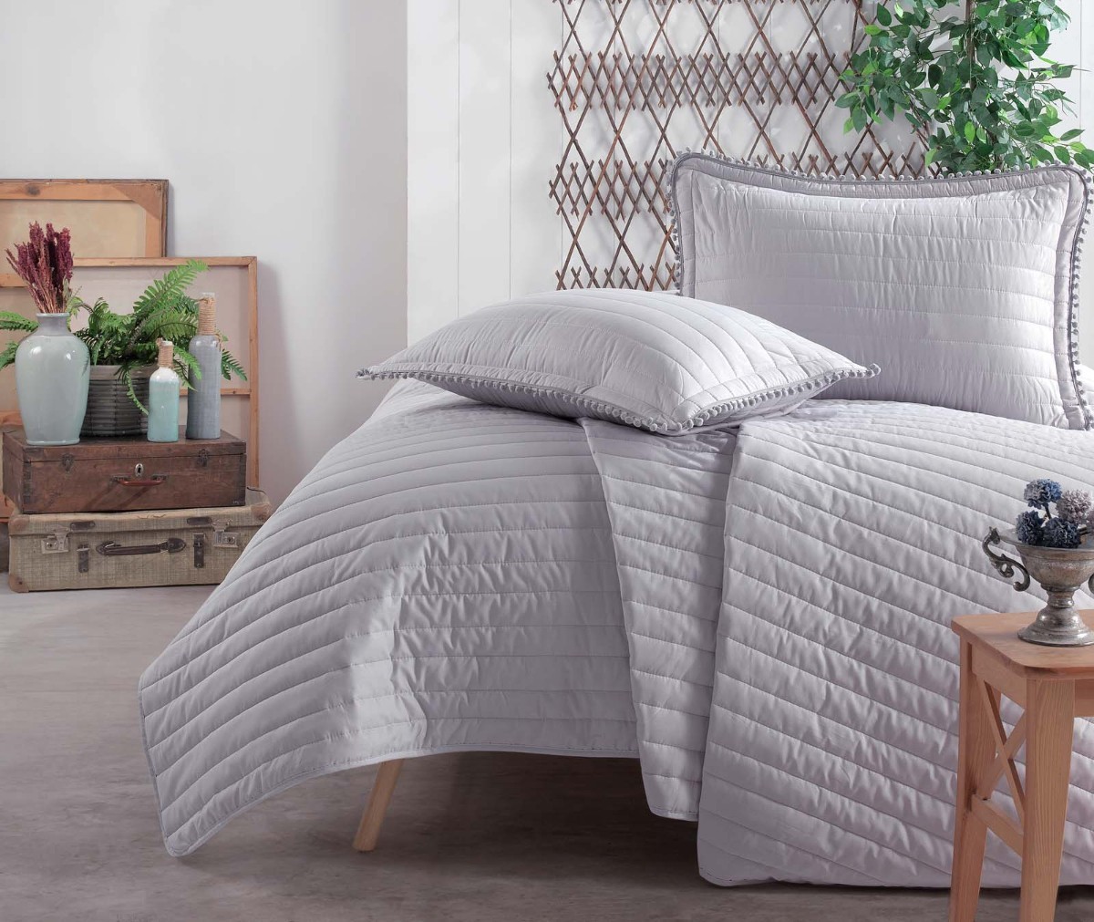 Покрывало стеганное хлопковое с наволочками Aran Clasy 240x260 Pedra V2 Светло-серый
Покрывало стеганное хлопковое с наволочками Aran Clasy 240x260 Pedra V2 Светло-серый