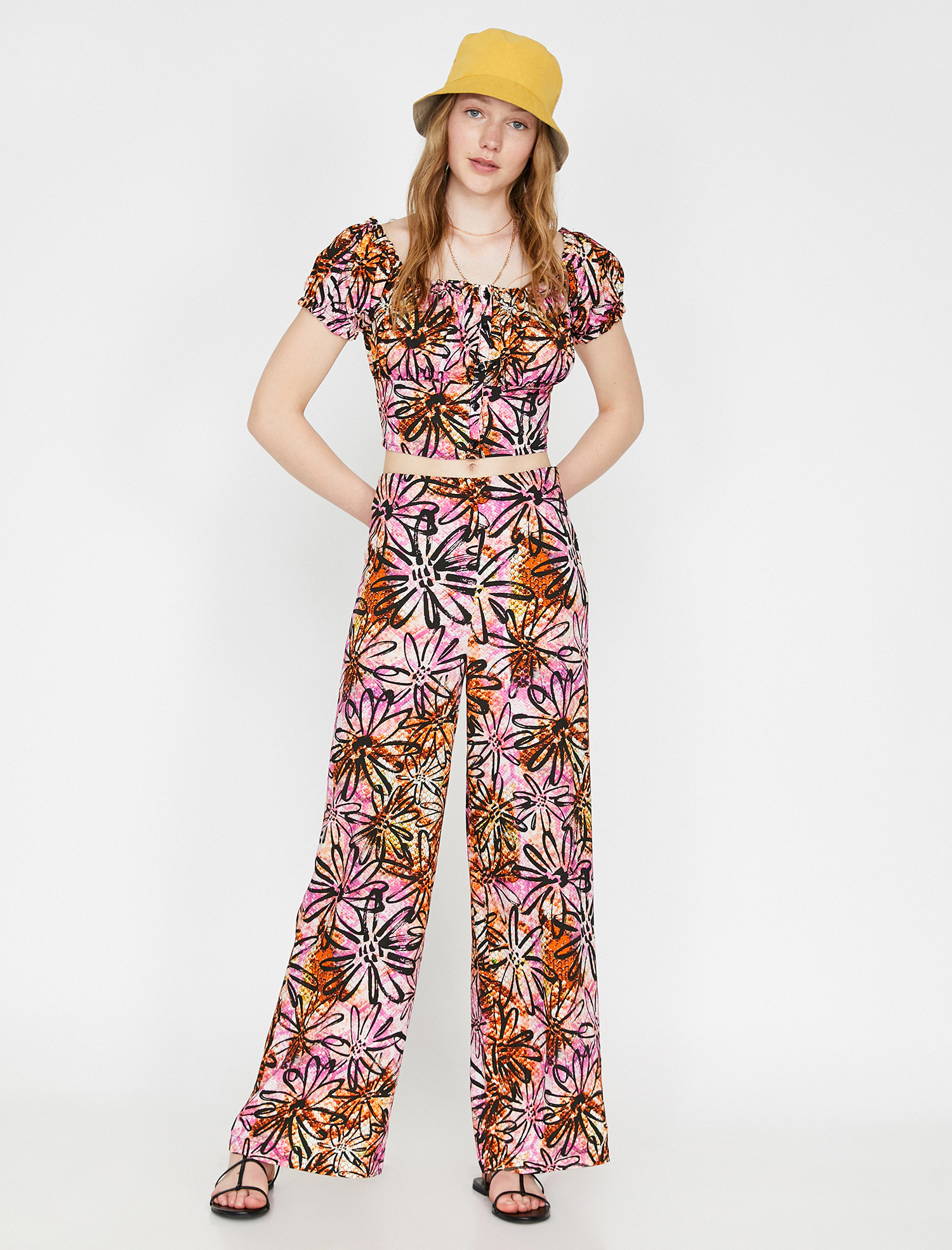 Брюки Koton 9YAL48293IW-22B Rose Design, Брюки Koton 9YAL48293IW-22B 34 Rose Design
Брюки Koton 9YAL48293IW-22B Rose Design, Брюки Koton 9YAL48293IW-22B 34 Rose Design