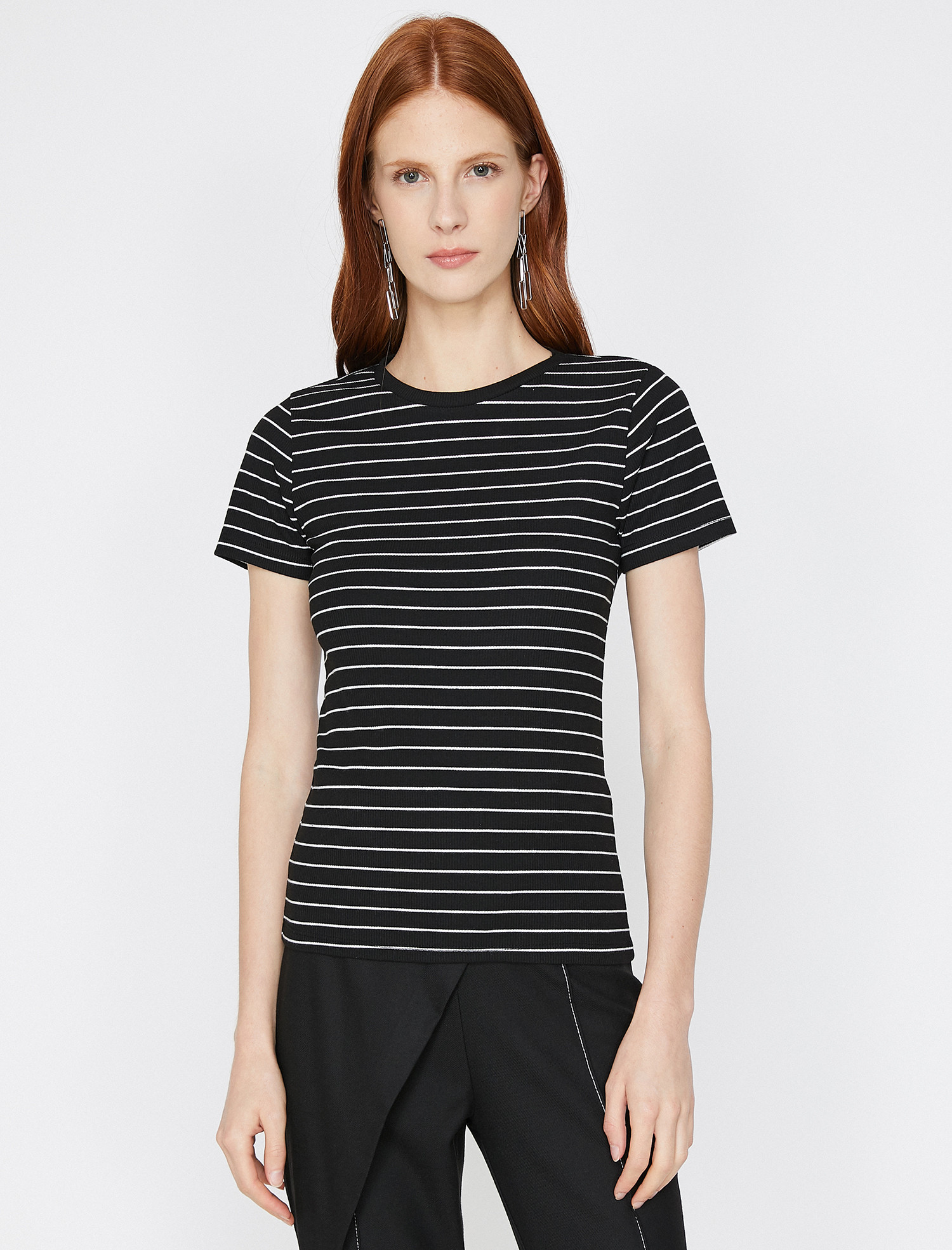 Футболка Koton 0KAK12940OK-02N Black Stripe, Футболка Koton 0KAK12940OK-02N M Black Stripe
Футболка Koton 0KAK12940OK-02N Black Stripe, Футболка Koton 0KAK12940OK-02N M Black Stripe