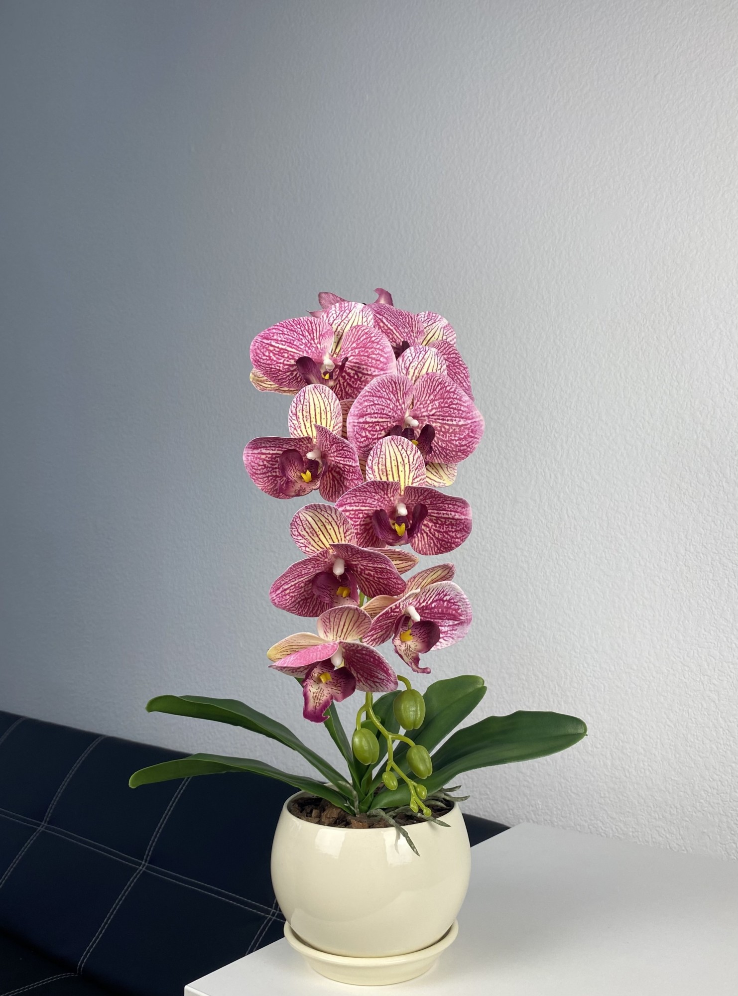 Латексная орхидея Vip в бежевом керамическом кашпо на 1 веточку розовый 50 см 0072
Латексная орхидея Vip в бежевом керамическом кашпо на 1 веточку розовый 50 см 0072