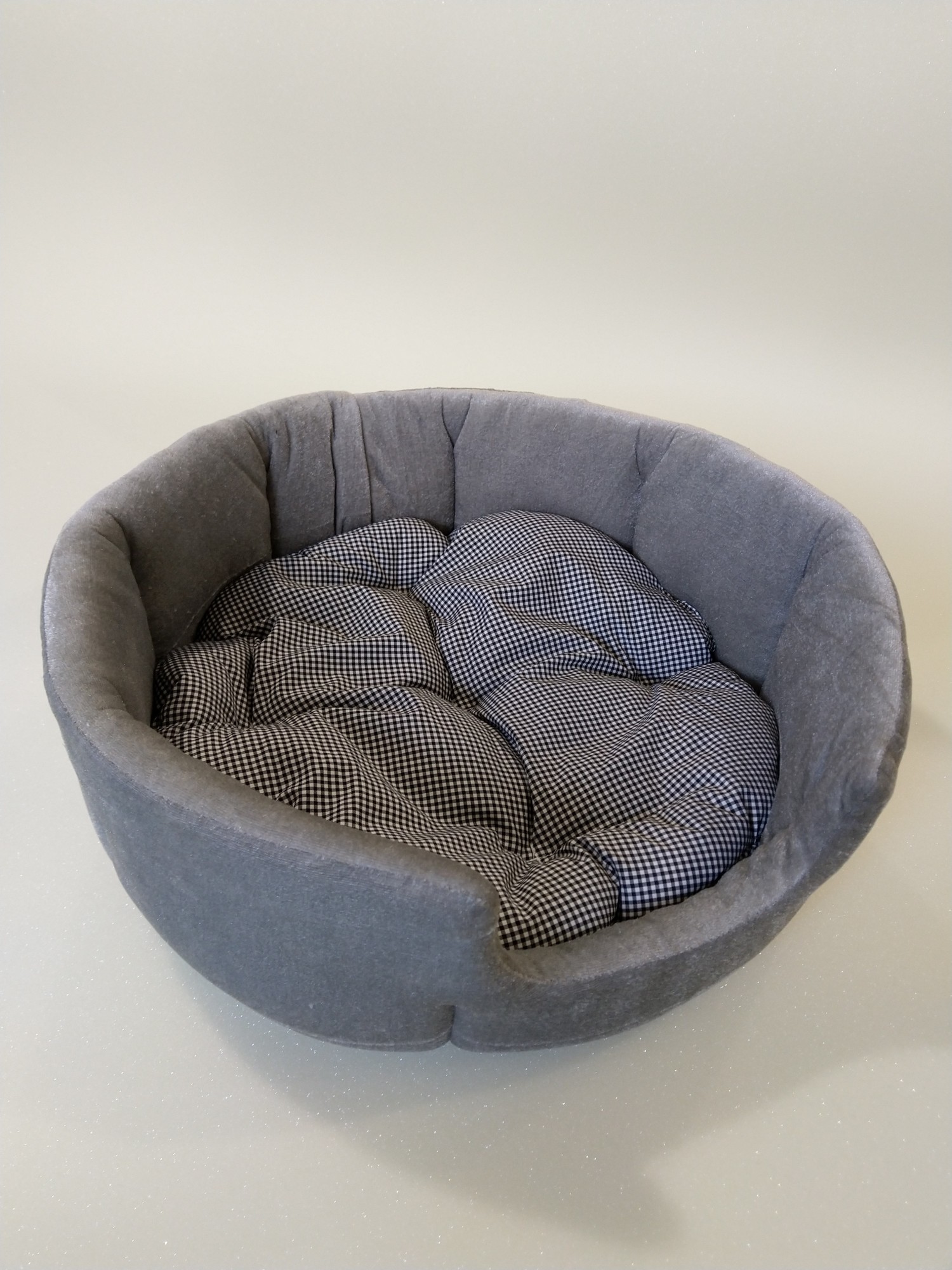 Лежак (лежанка) Luх home для собак и котов с подушкой 38×38×15 Серый (869992166)
Лежак (лежанка) Luх home для собак и котов с подушкой 38×38×15 Серый (869992166)