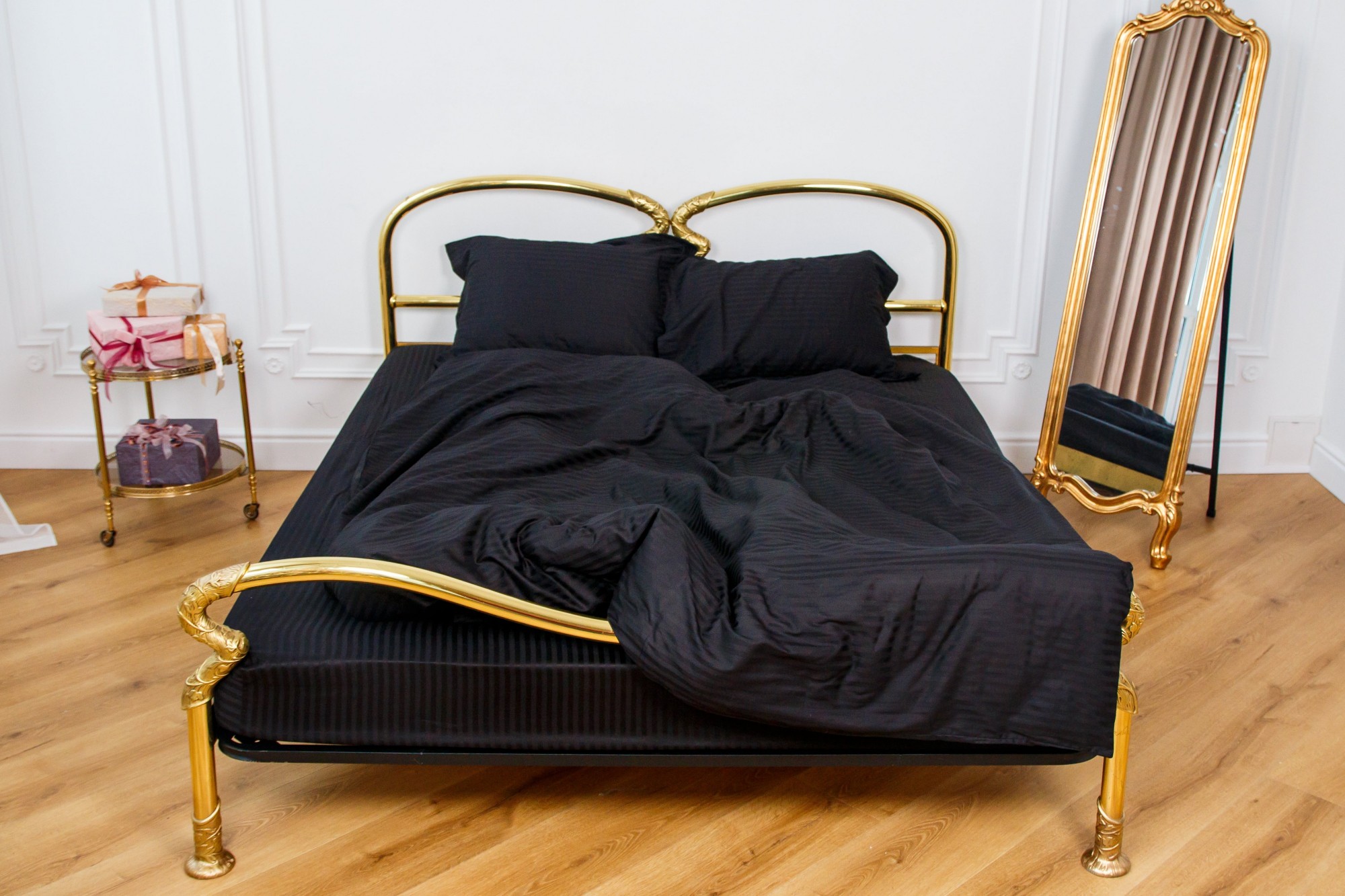 Постельное бельё Textile Hygge сатин страйп 180х220 (простынь на резинке) чёрный 203312001
Постельное бельё Textile Hygge сатин страйп 180х220 (простынь на резинке) чёрный 203312001