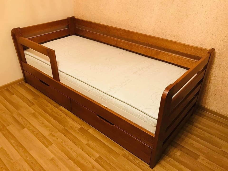 Детская односпальная подростковая кровать из массива дуба Винни 100х190 Tin 107 коричневый Шаг досок 2,5 см. 2 ящика на направляющих
Детская односпальная подростковая кровать из массива дуба Винни 100х190 Tin 107 коричневый Шаг досок 2,5 см. 2 ящика на направляющих