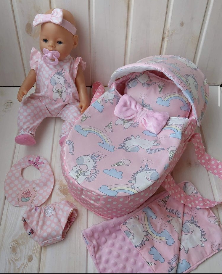 Сумка-переноска (кокон, люлька) с постелью для куклы Baby Born Toys Единорог и 2 комплекта Одежды Ручная работа 1258744112
Сумка-переноска (кокон, люлька) с постелью для куклы Baby Born Toys Единорог и 2 комплекта Одежды Ручная работа 1258744112