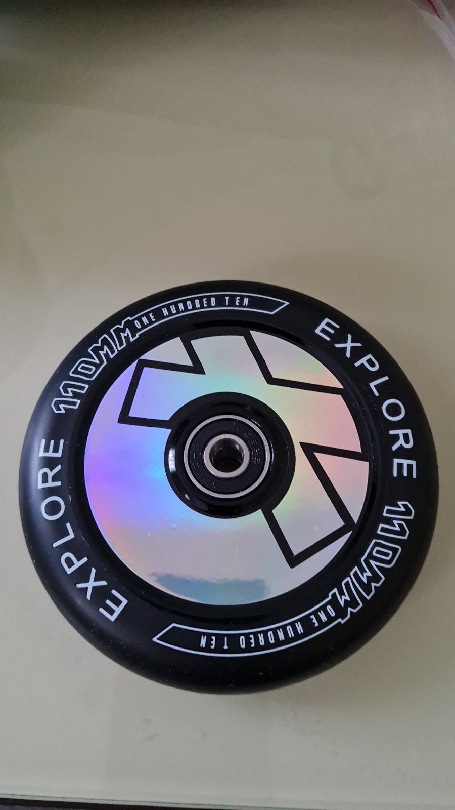 Запасное колесо 110 мм для трюковых самокатов Explore и Freerider SCOOTER WHEEL 110 +abec 9 литой дюраль черное серебро 1190
Запасное колесо 110 мм для трюковых самокатов Explore и Freerider SCOOTER WHEEL 110 +abec 9 литой дюраль черное серебро 1190