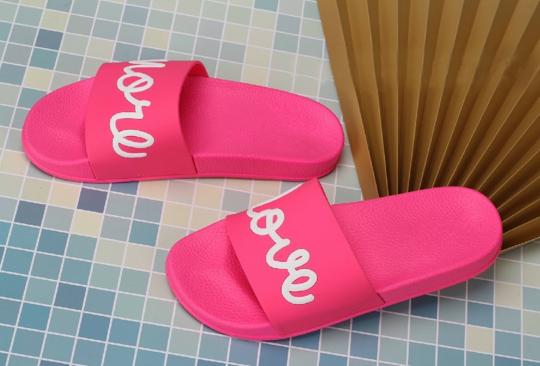 Шлепанцы Covalerii 1093-21 Малиновые 36
Шлепанцы Covalerii 1093-21 Малиновые 36