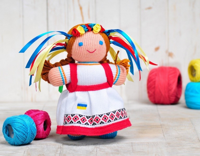 Украинский сувенир кукла в национальном наряде Украиночка FREYA 18см (40004488-4)
Украинский сувенир кукла в национальном наряде Украиночка FREYA 18см (40004488-4)
