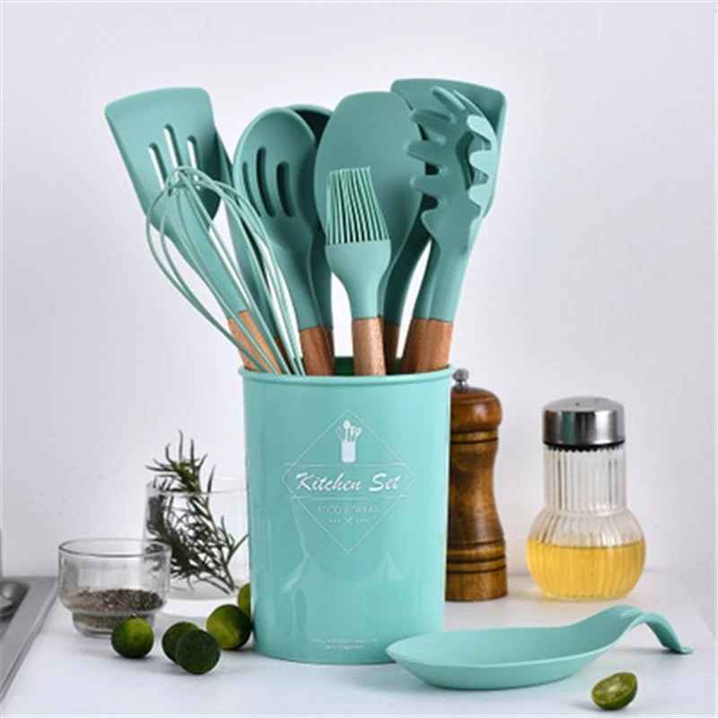 Силиконовый кухонный набор принадлежностей Kitchen Set 12 предметов (дерево+силикон) бирюзовый
Силиконовый кухонный набор принадлежностей Kitchen Set 12 предметов (дерево+силикон) бирюзовый