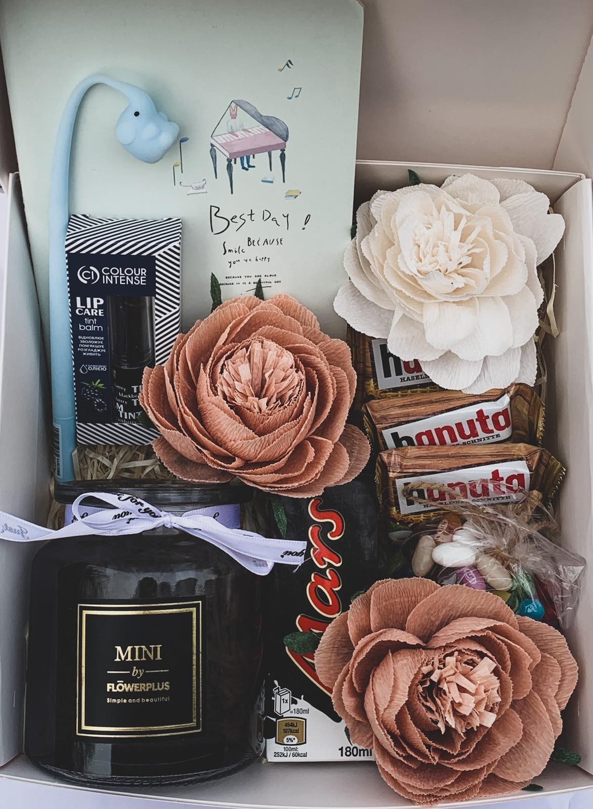 Подарочный набор №1 Surprise box для девушек, подруг и женщин (TINT LIP CARE, Mars, Hanuta, и т.п.) 9 шт.
Подарочный набор №1 Surprise box для девушек, подруг и женщин (TINT LIP CARE, Mars, Hanuta, и т.п.) 9 шт.