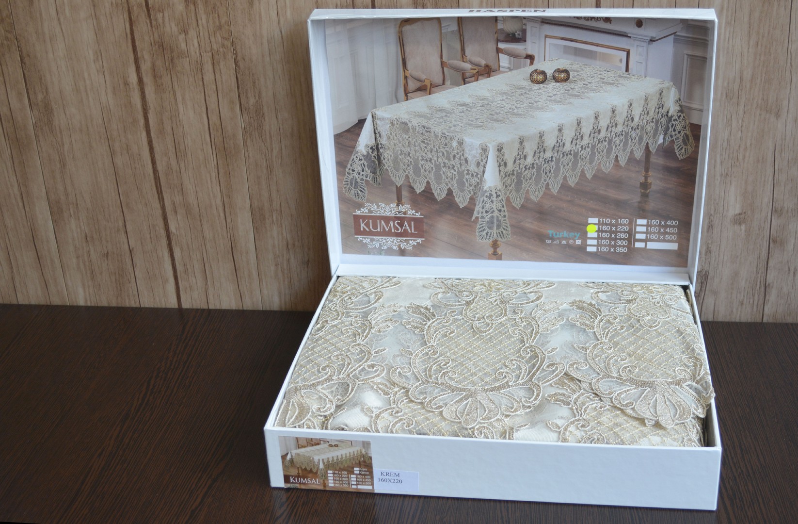 Велюрова скатертина з мереживом Haspen 160×220 cм Kumsal, кремова HASPEN k-33024.1
Велюрова скатертина з мереживом Haspen 160×220 cм Kumsal, кремова HASPEN k-33024.1