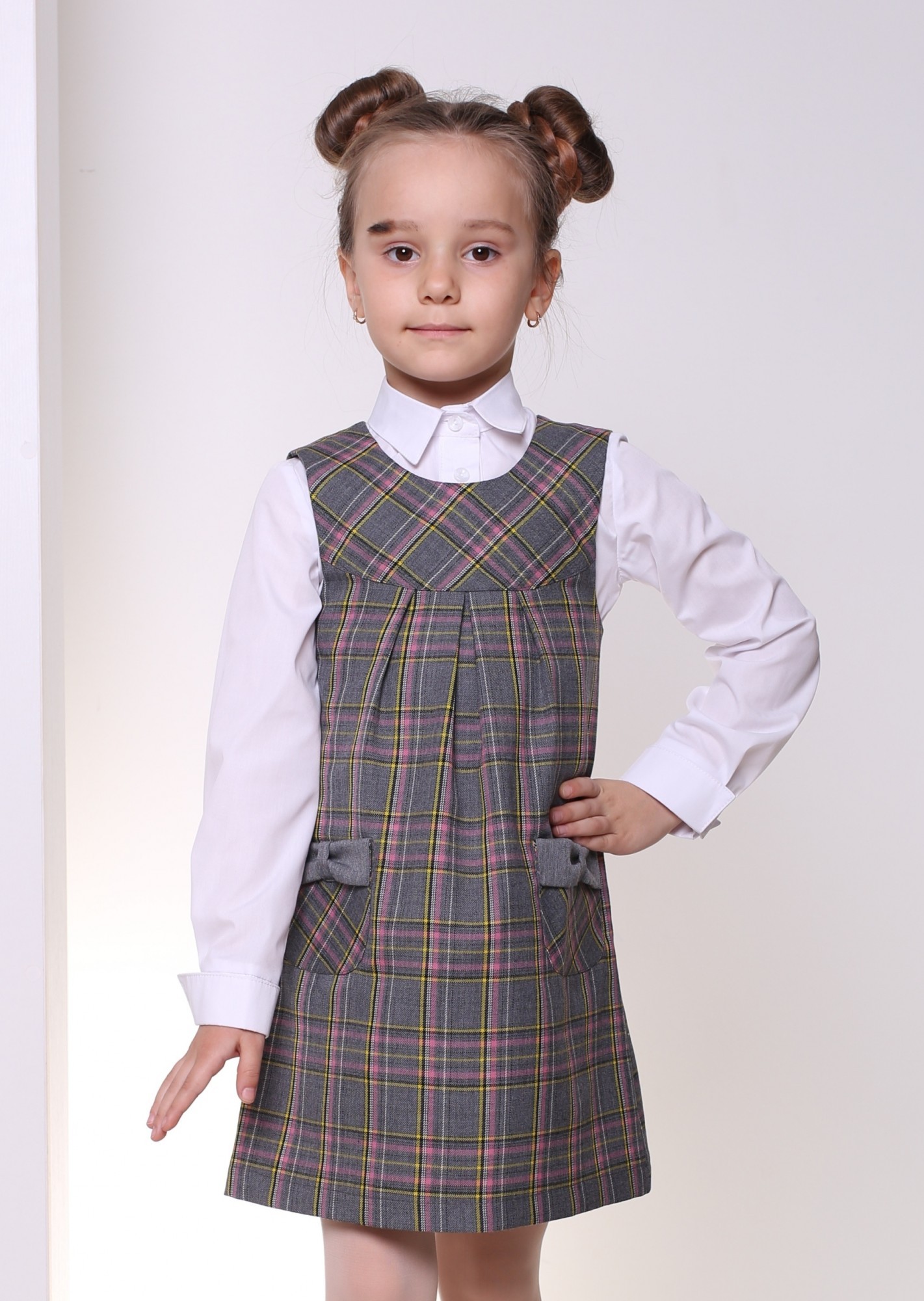 Сарафан школьный для девочки ДШФ-32 DM SASHKA серый с клеткой 116р.
Сарафан школьный для девочки ДШФ-32 DM SASHKA серый с клеткой 116р.