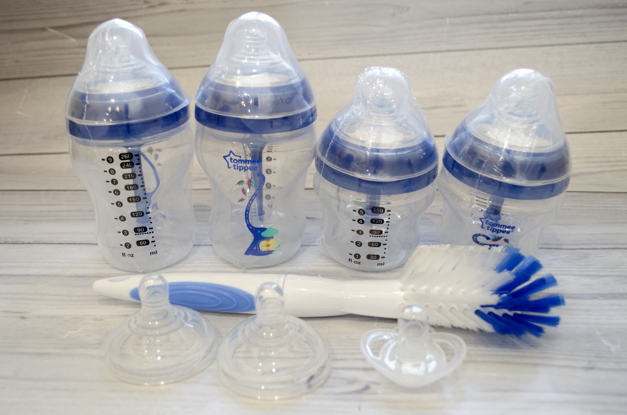 Бутылочка для кормления ( 1 шт ) Tommee tippee набор с синими закрутками и слониками 1292
Бутылочка для кормления ( 1 шт ) Tommee tippee набор с синими закрутками и слониками 1292