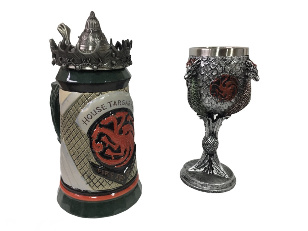 Подарочный набор Кружка House Targaryen Fire And Blood Игра Престолов и Fire And Blood Кубок 650/200мл
Подарочный набор Кружка House Targaryen Fire And Blood Игра Престолов и Fire And Blood Кубок 650/200мл