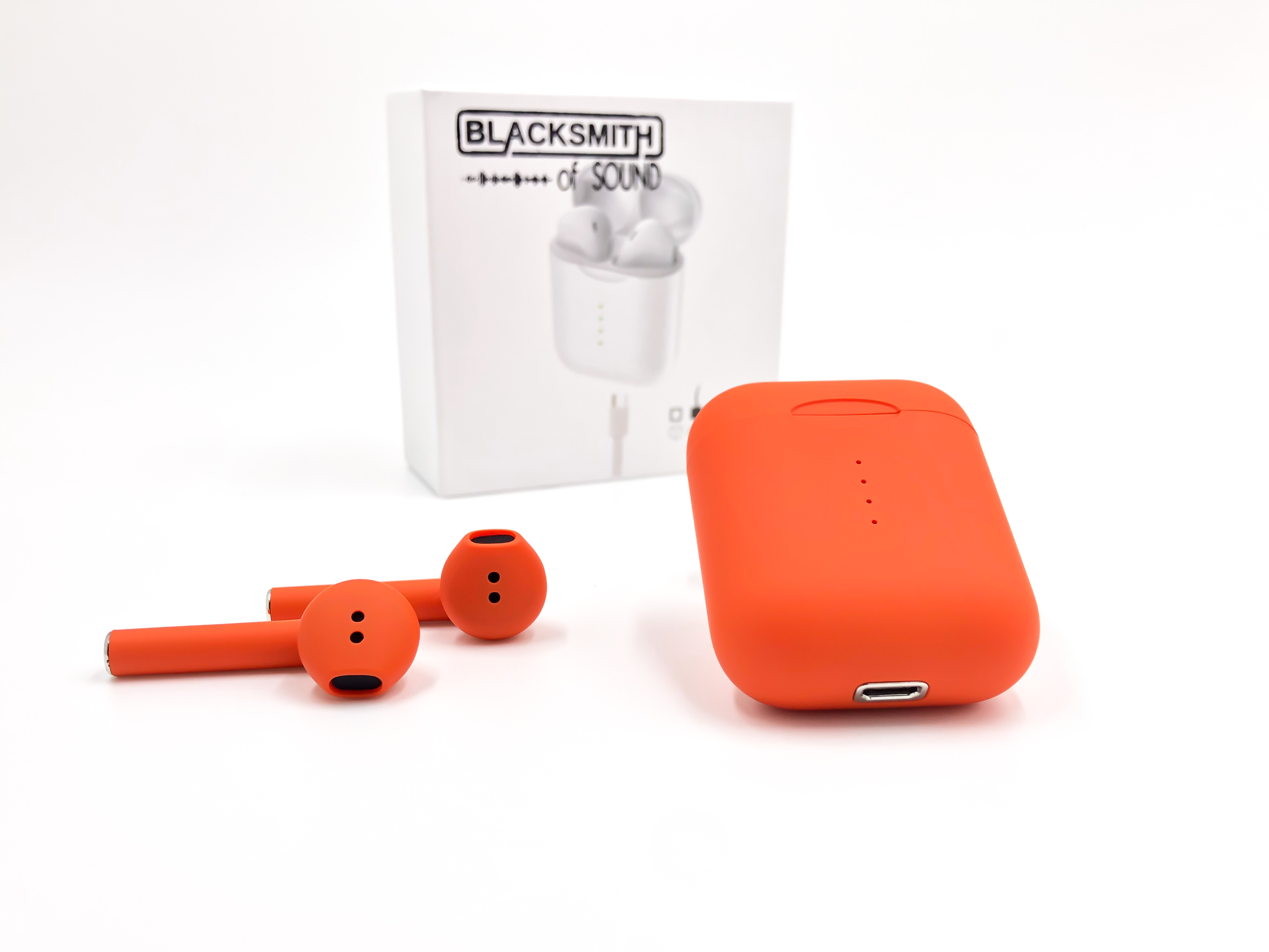 Беспроводные Bluetooth наушники BLACKSMITH v8 HD (7 generation) KD10 v5.0 Auto-on с док - станцией Soft touch orange
Беспроводные Bluetooth наушники BLACKSMITH v8 HD (7 generation) KD10 v5.0 Auto-on с док - станцией Soft touch orange