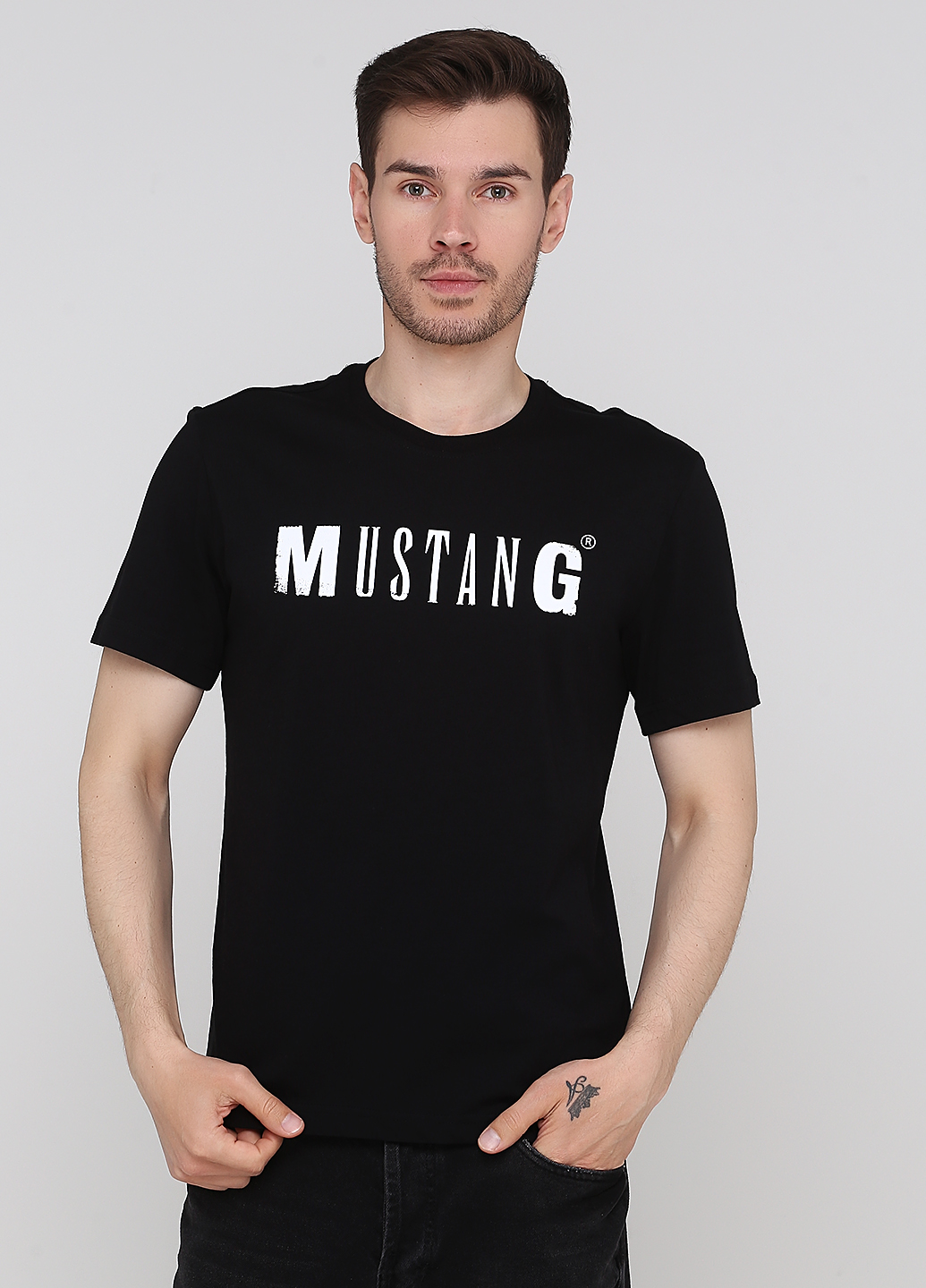Футболка мужская Mustang Черная с белым принтом, Футболка мужская Mustang Черная с белым принтом M
Футболка мужская Mustang Черная с белым принтом, Футболка мужская Mustang Черная с белым принтом M