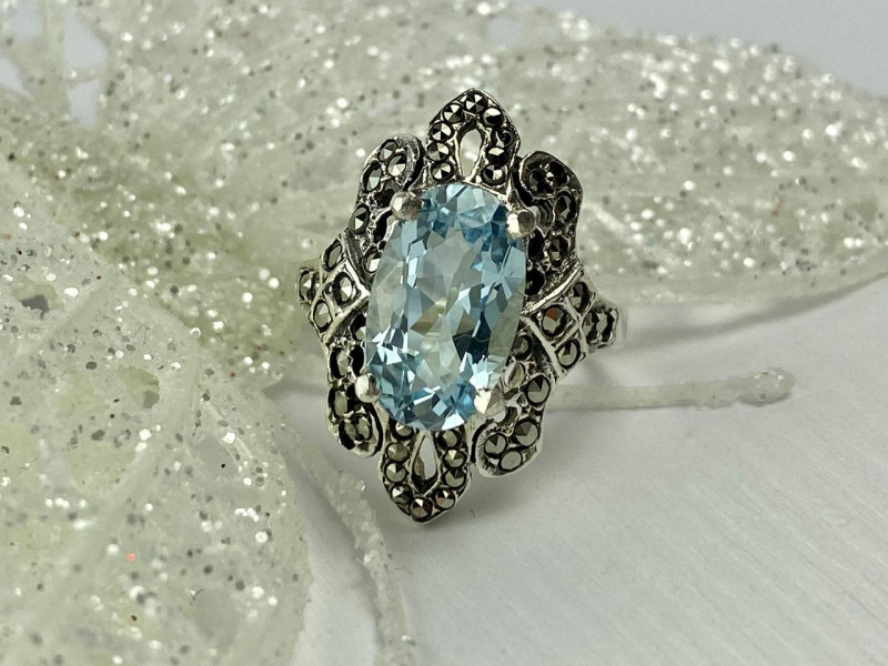 Серебряное кольцо 925 проба с Топазом и камнями Морион Натуральный Sky Jewelry 001884
Серебряное кольцо 925 проба с Топазом и камнями Морион Натуральный Sky Jewelry 001884