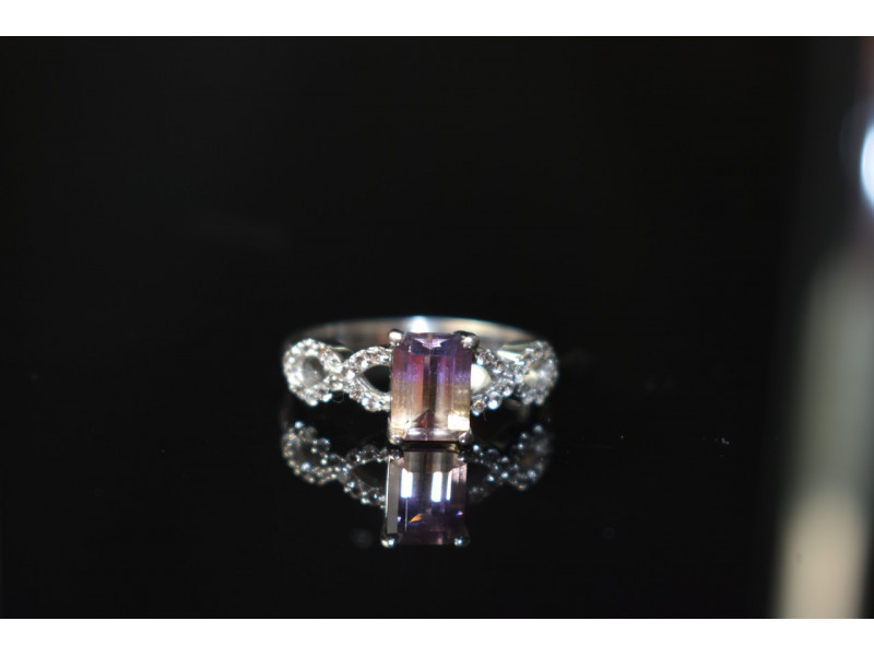 Серебряное кольцо 925 пробы с Турмалином и Фианитами Натуральный Sky Jewelry 001681
Серебряное кольцо 925 пробы с Турмалином и Фианитами Натуральный Sky Jewelry 001681