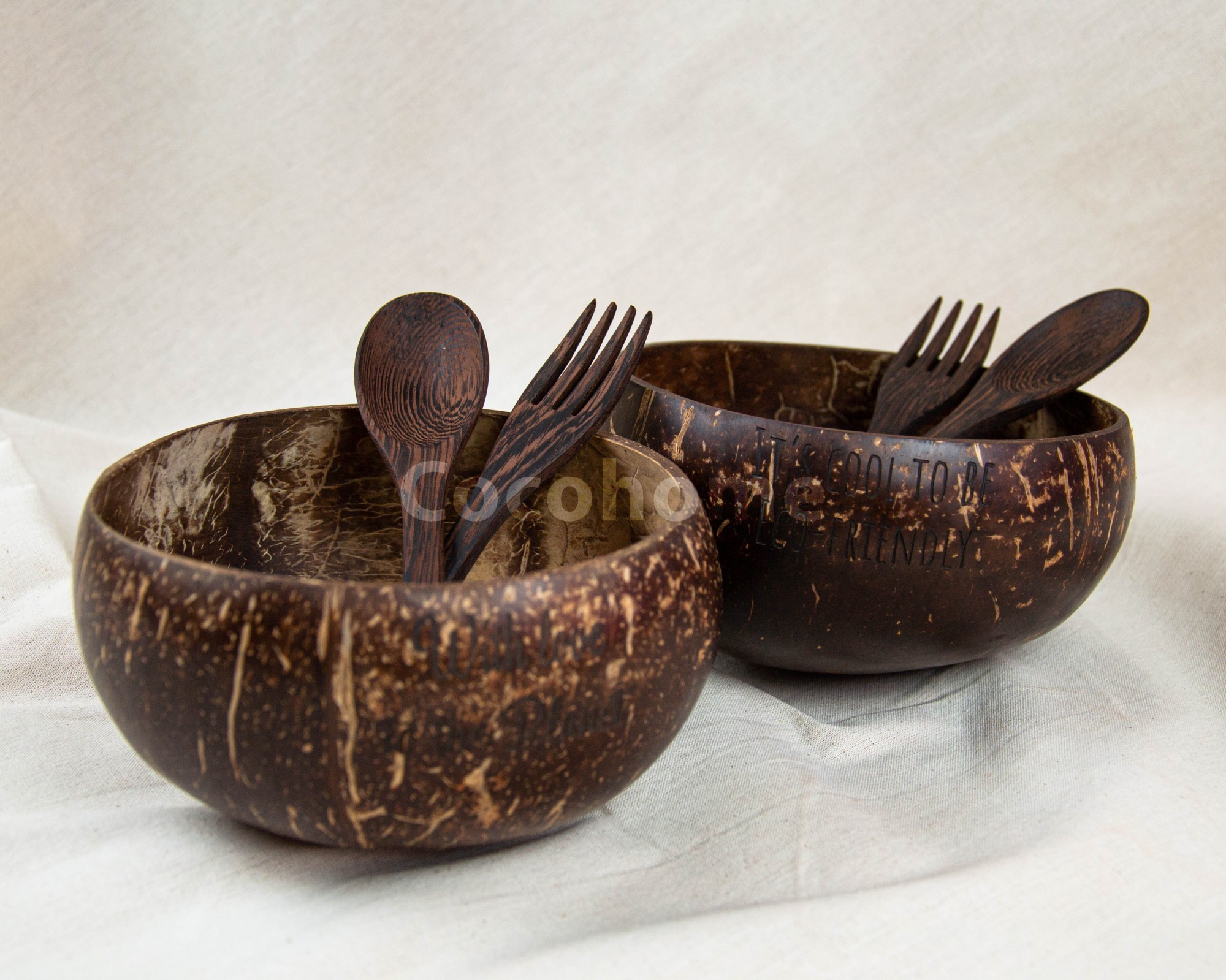 Набор посуды из кокоса Coconut Home на 2 персоны полированные большие кокосовые чаши и столовые приборы (893 -109)
Набор посуды из кокоса Coconut Home на 2 персоны полированные большие кокосовые чаши и столовые приборы (893 -109)