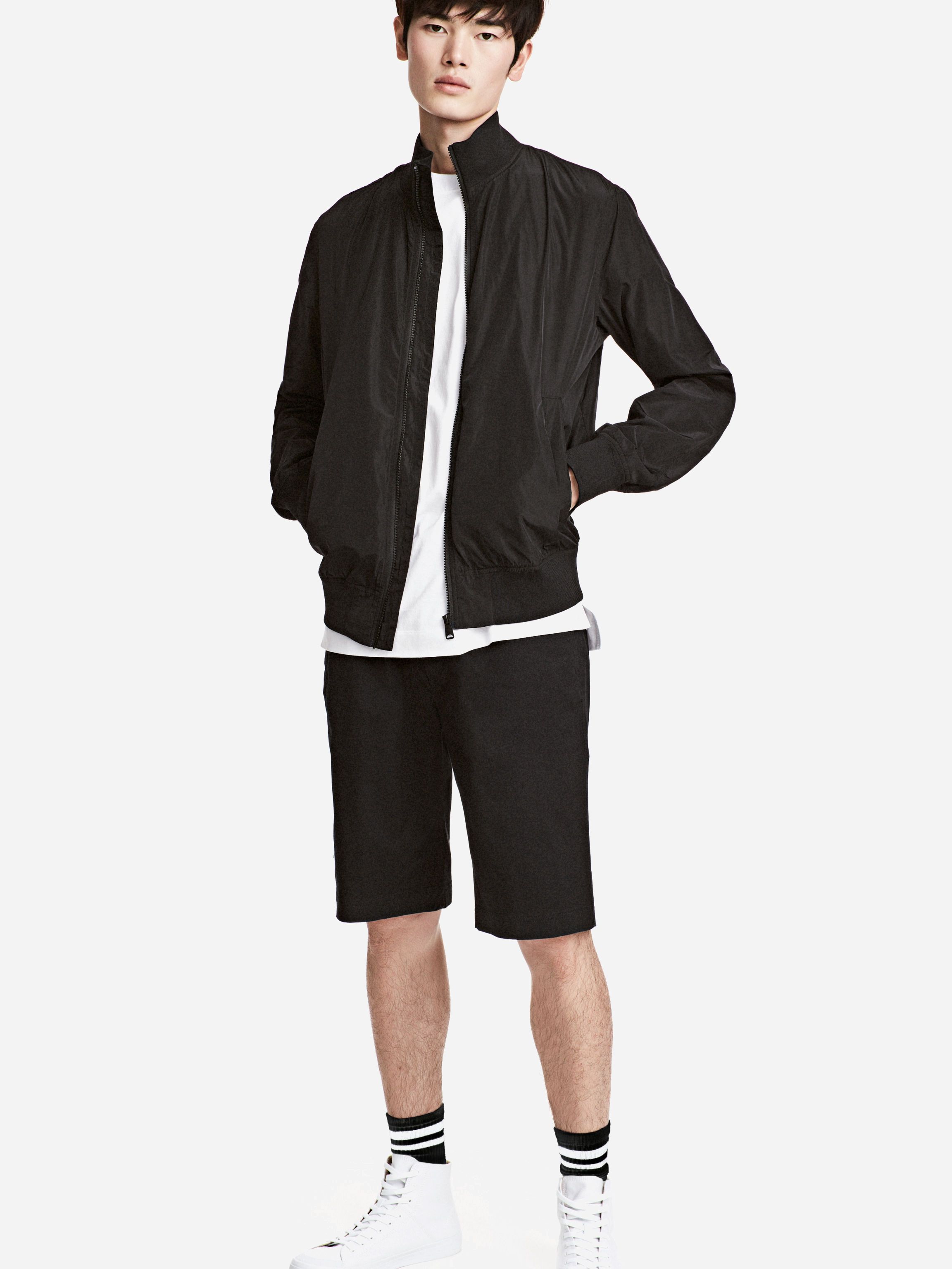 Шорты H&M 4561905-AAAD 42 Черные
Шорты H&M 4561905-AAAD 42 Черные