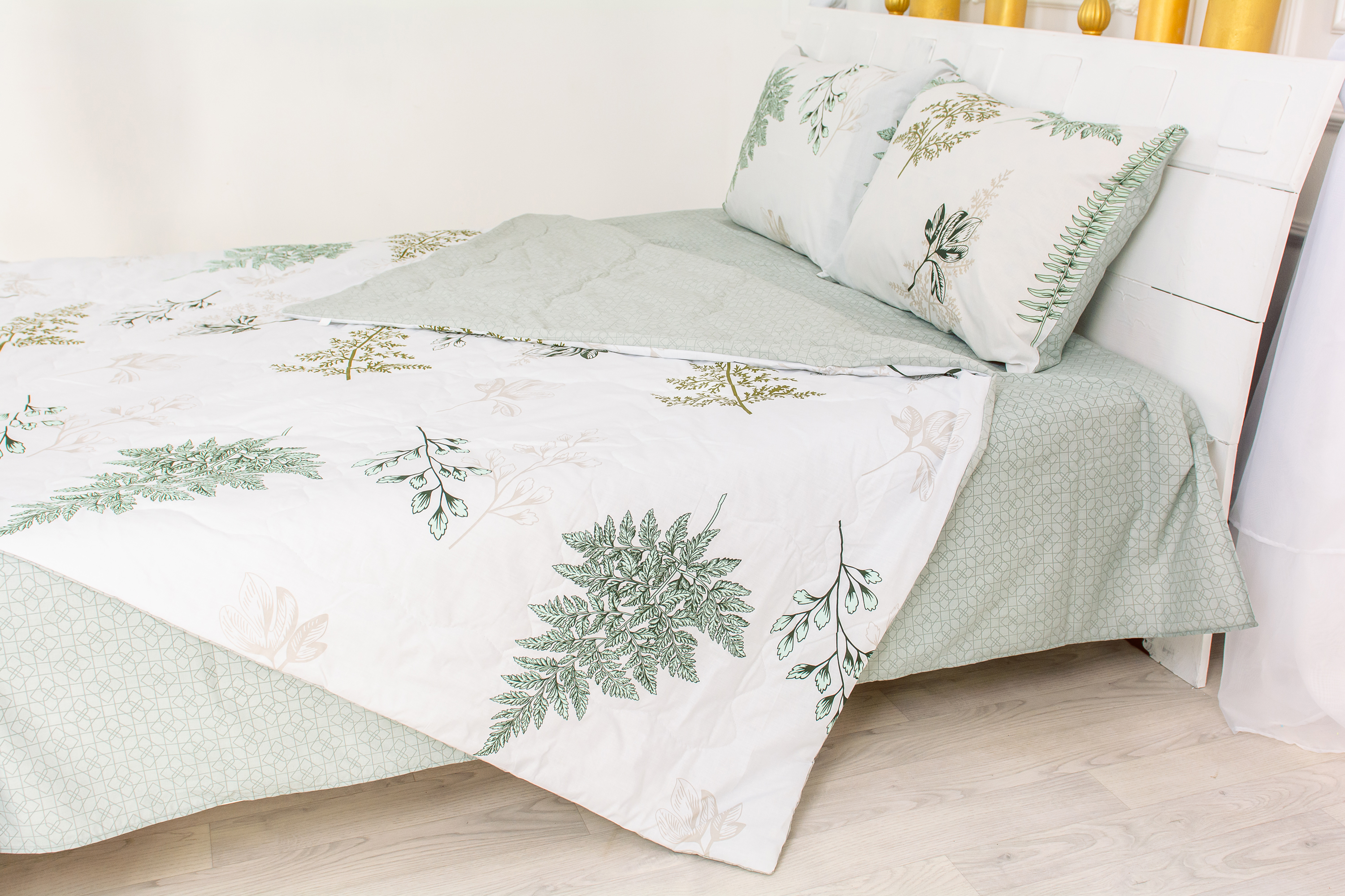 Летний постельный комплект MirSon №2467 BamBoo 17-0006 Donata одеяло 155х215 см + наволочки 2 х 50х70 см + простынь 150x220 см
Летний постельный комплект MirSon №2467 BamBoo 17-0006 Donata одеяло 155х215 см + наволочки 2 х 50х70 см + простынь 150x220 см