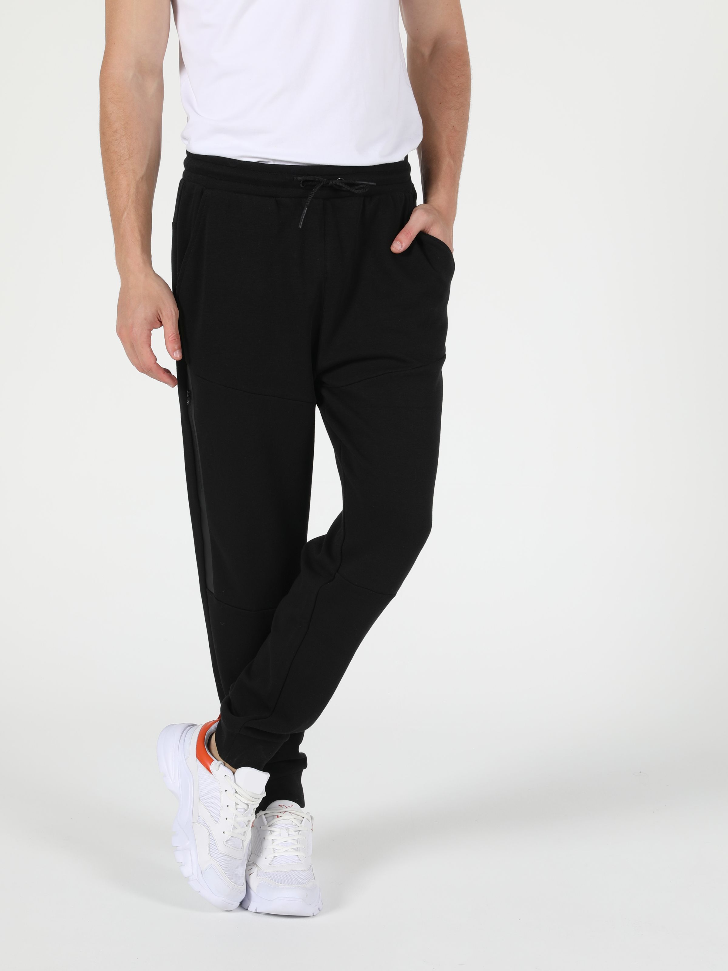 Спортивные штаны Colin' CL1049948BLK Black, Спортивные штаны Colin's CL1049948BLK S Black
Спортивные штаны Colin' CL1049948BLK Black, Спортивные штаны Colin's CL1049948BLK S Black